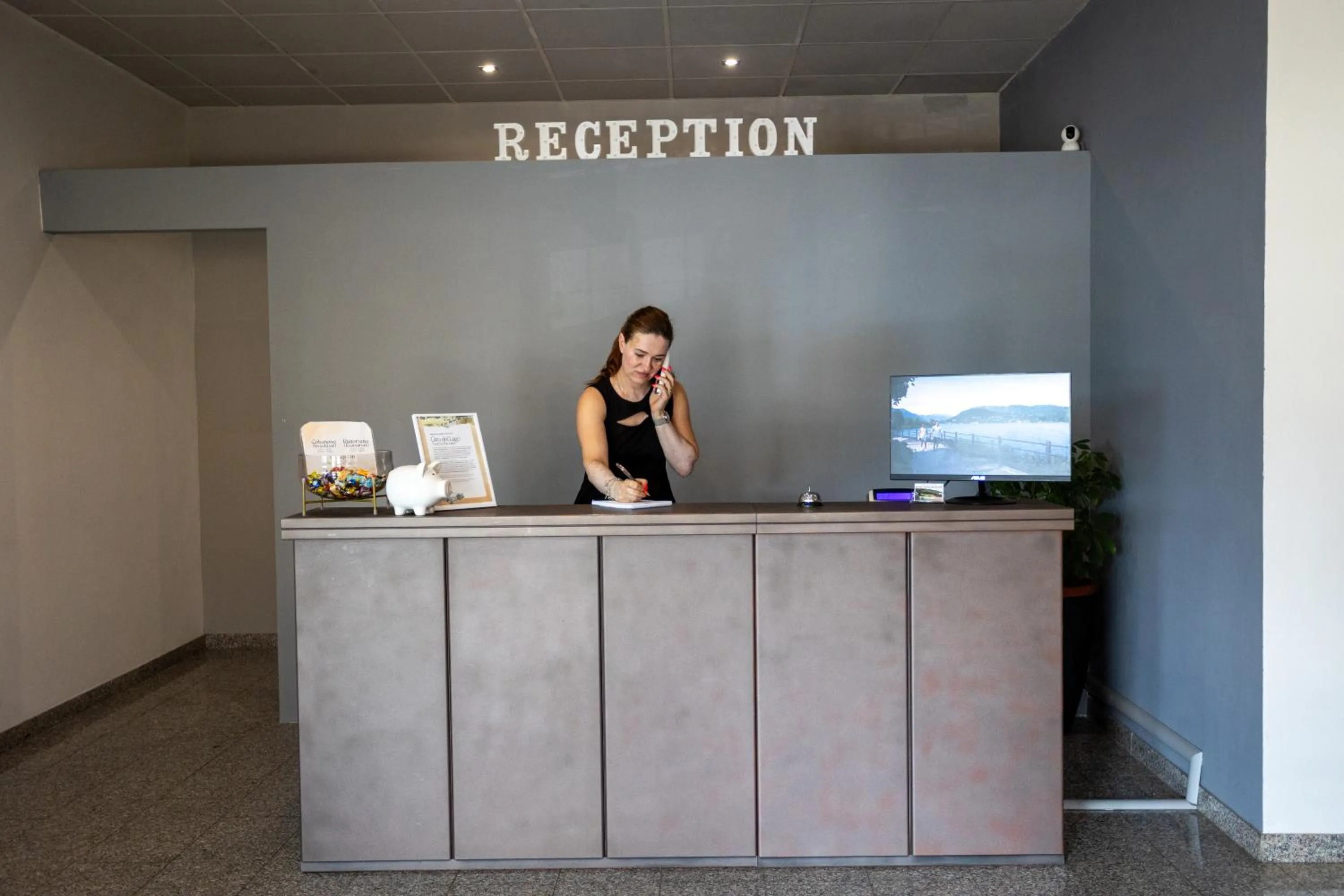 Lobby or reception in Hotel Fontaine Bleue