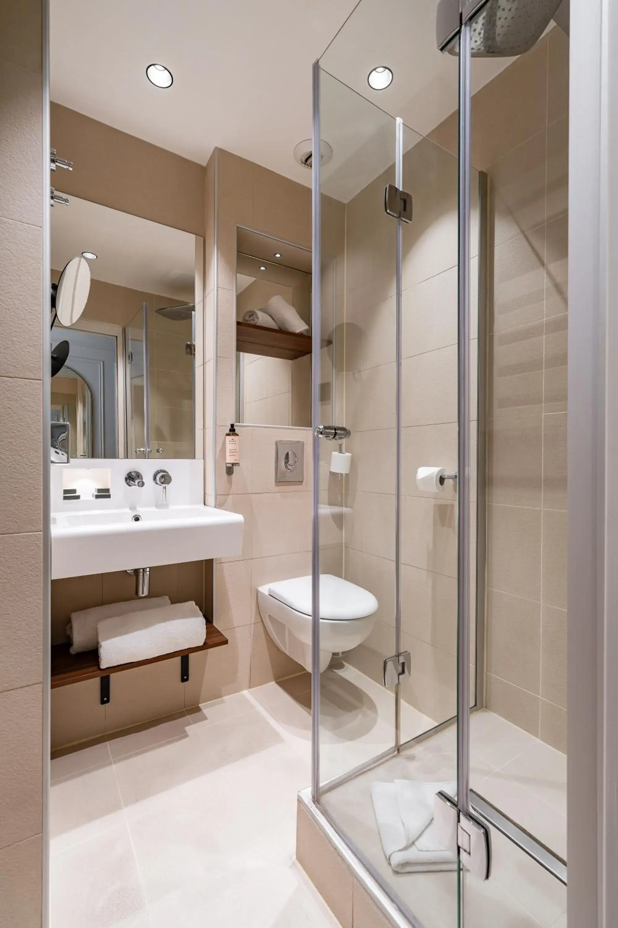 Bathroom in Hotel Elysée Secret Bathroom in Hotel Elysée Secret