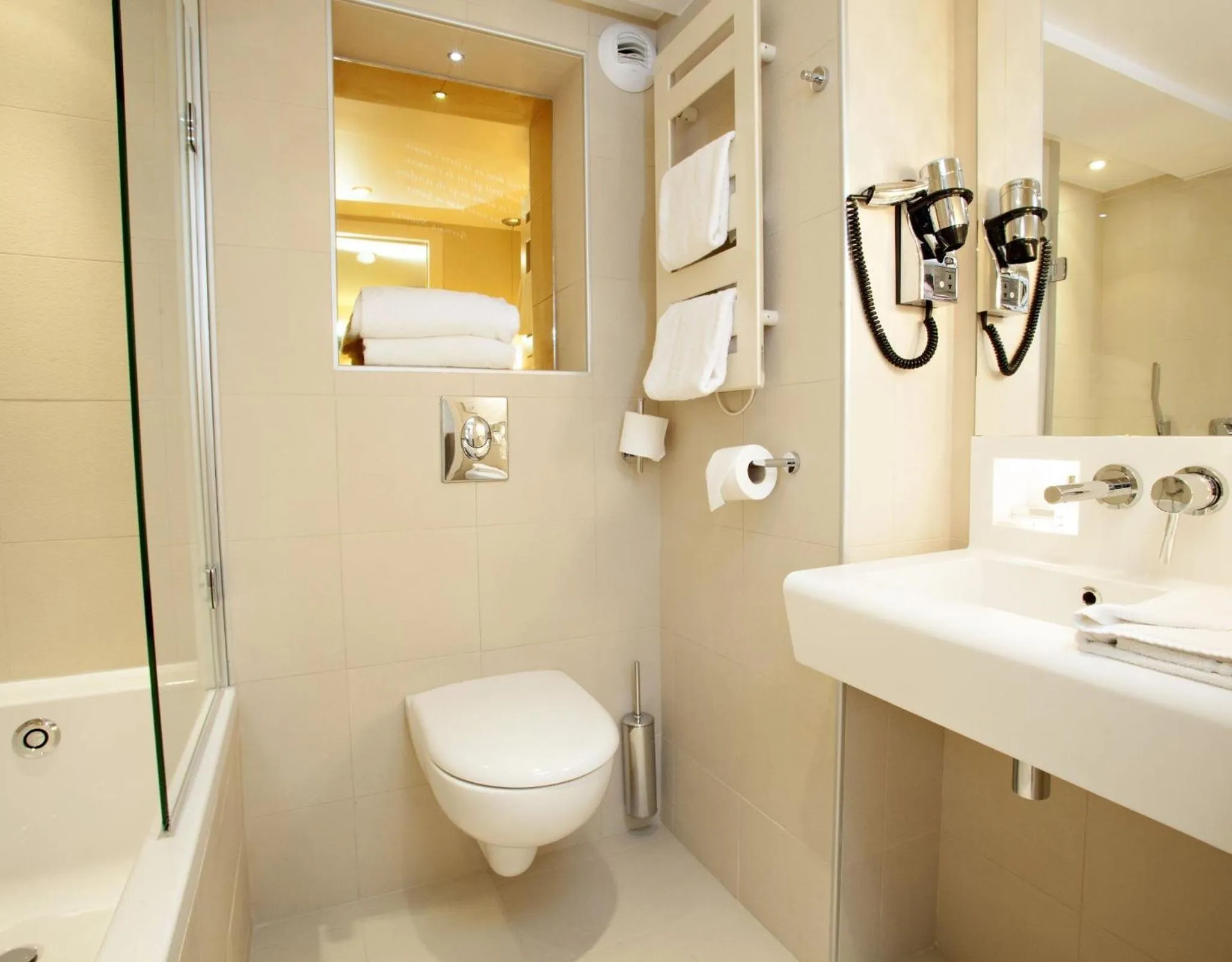 Bathroom in Hotel Elysée Secret