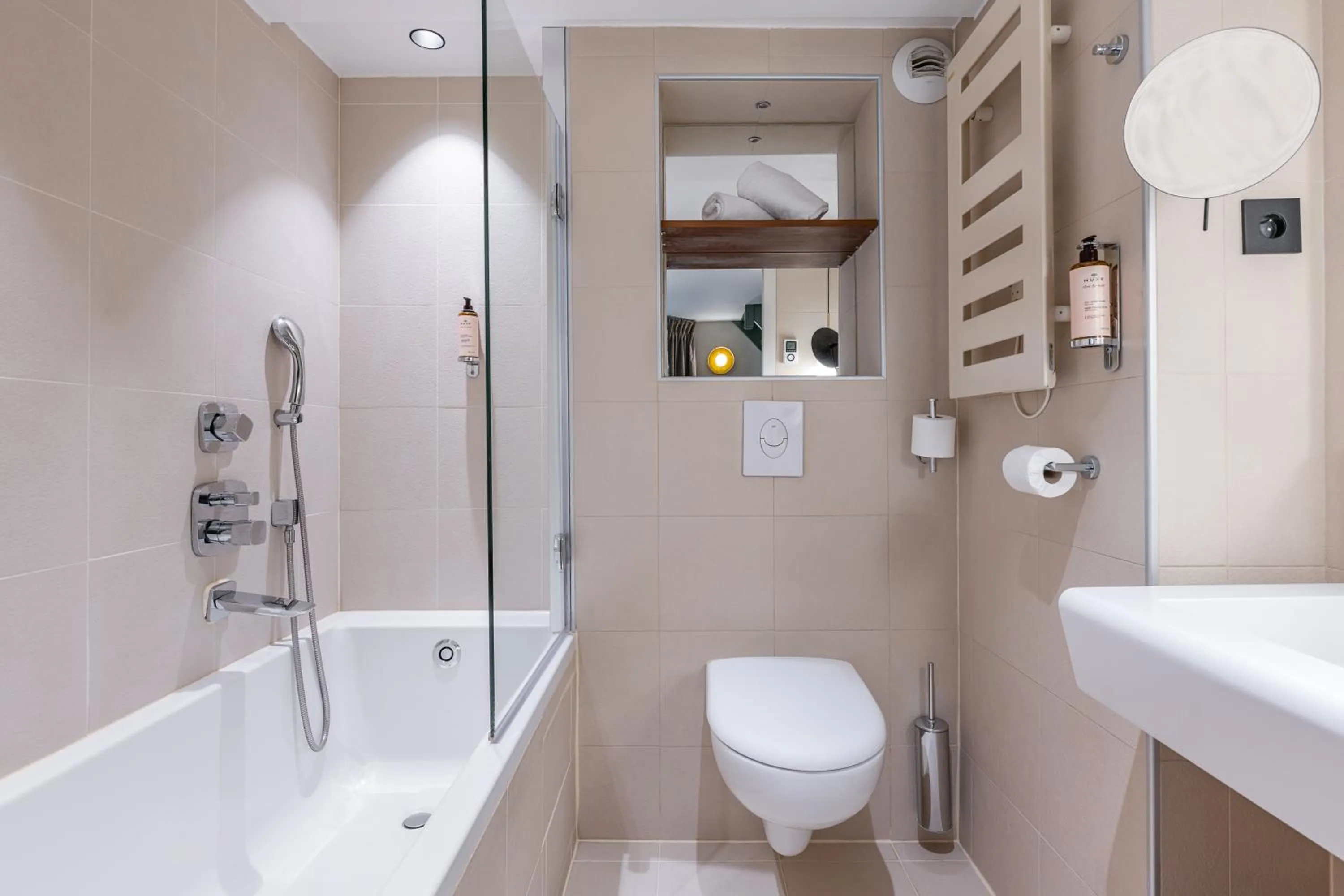 Bathroom in Hotel Elysée Secret