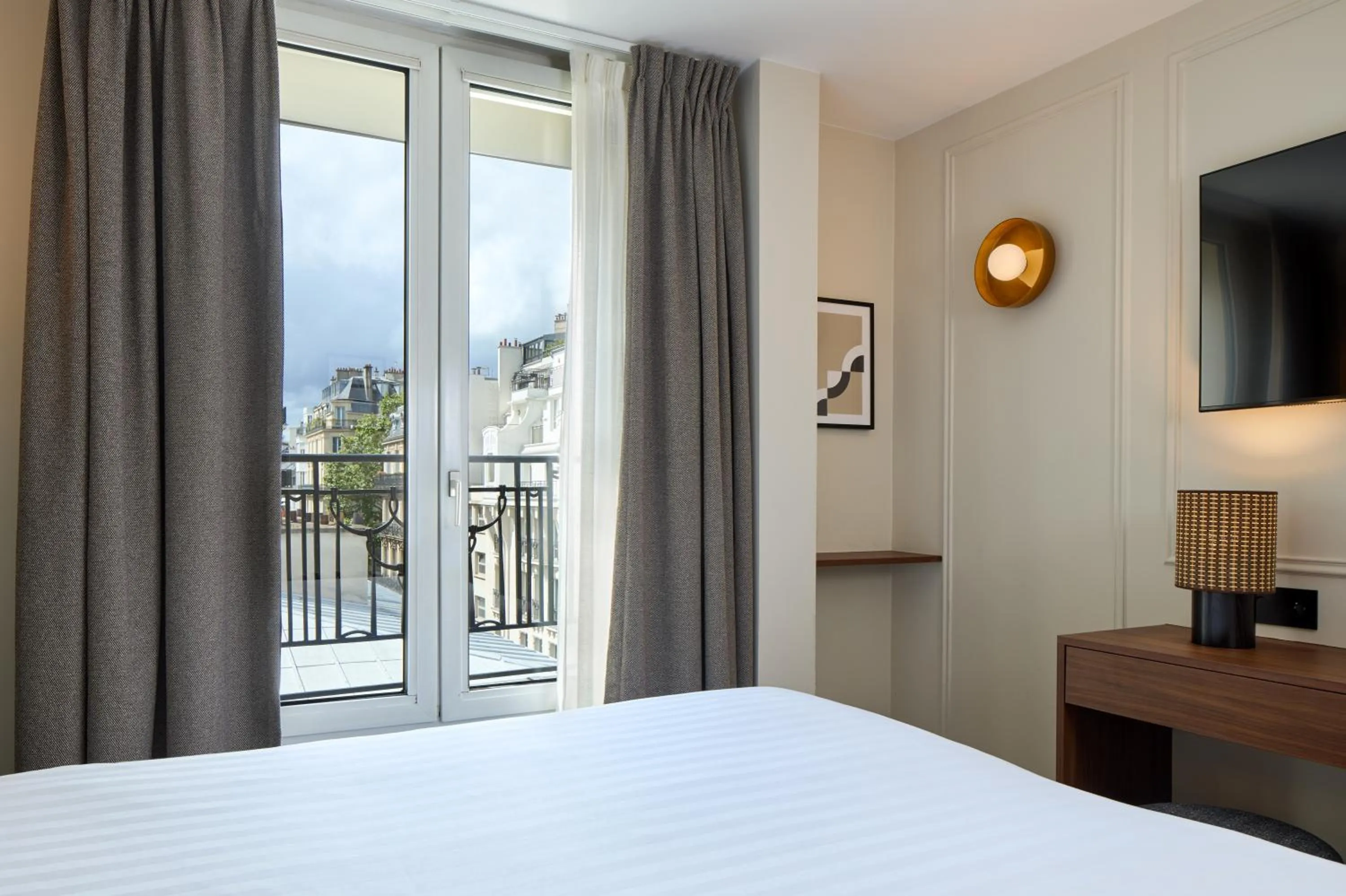 Photo of the whole room, Bed in Hotel Elysée Secret