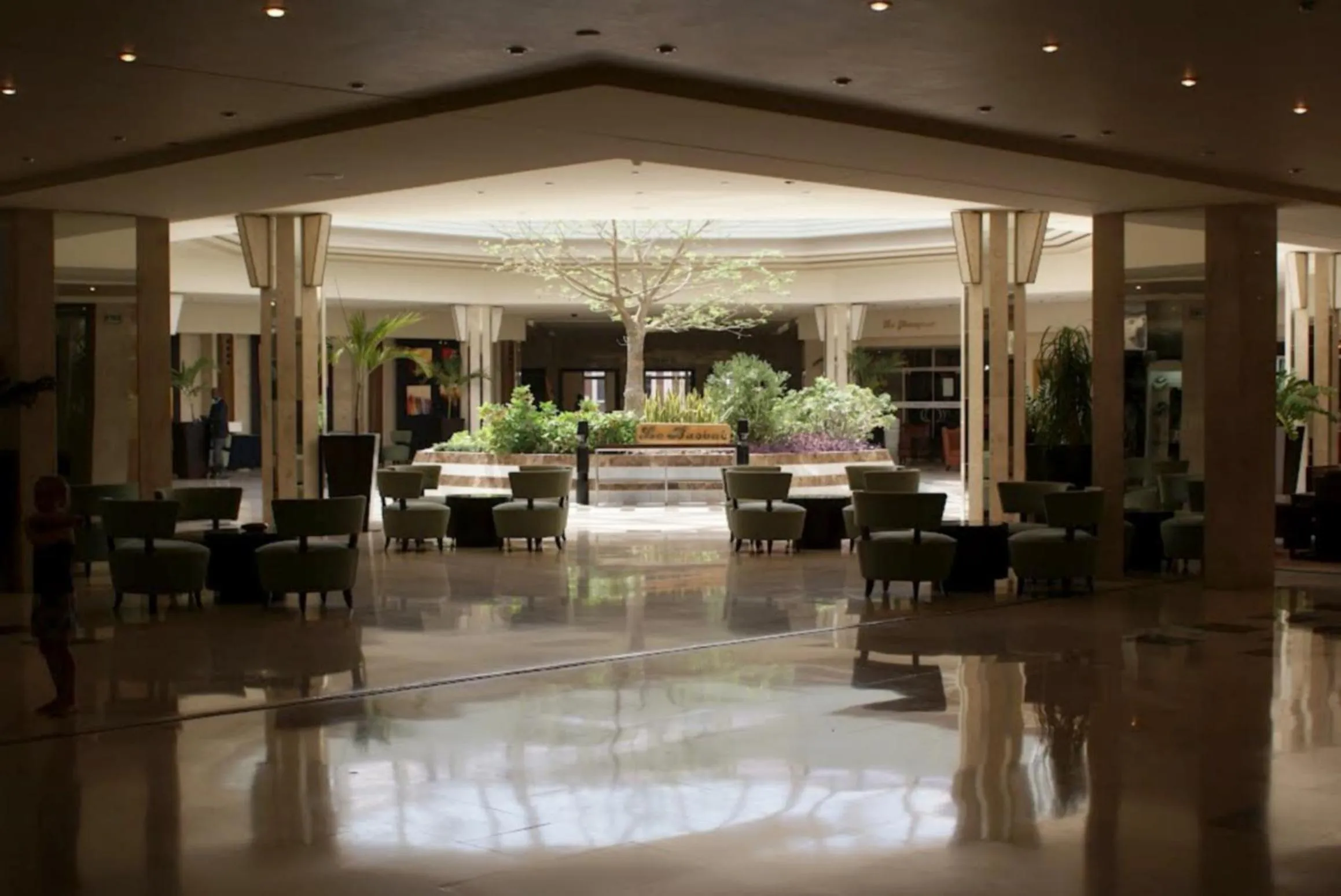Lobby or reception in King Fahd Palace Hotel
