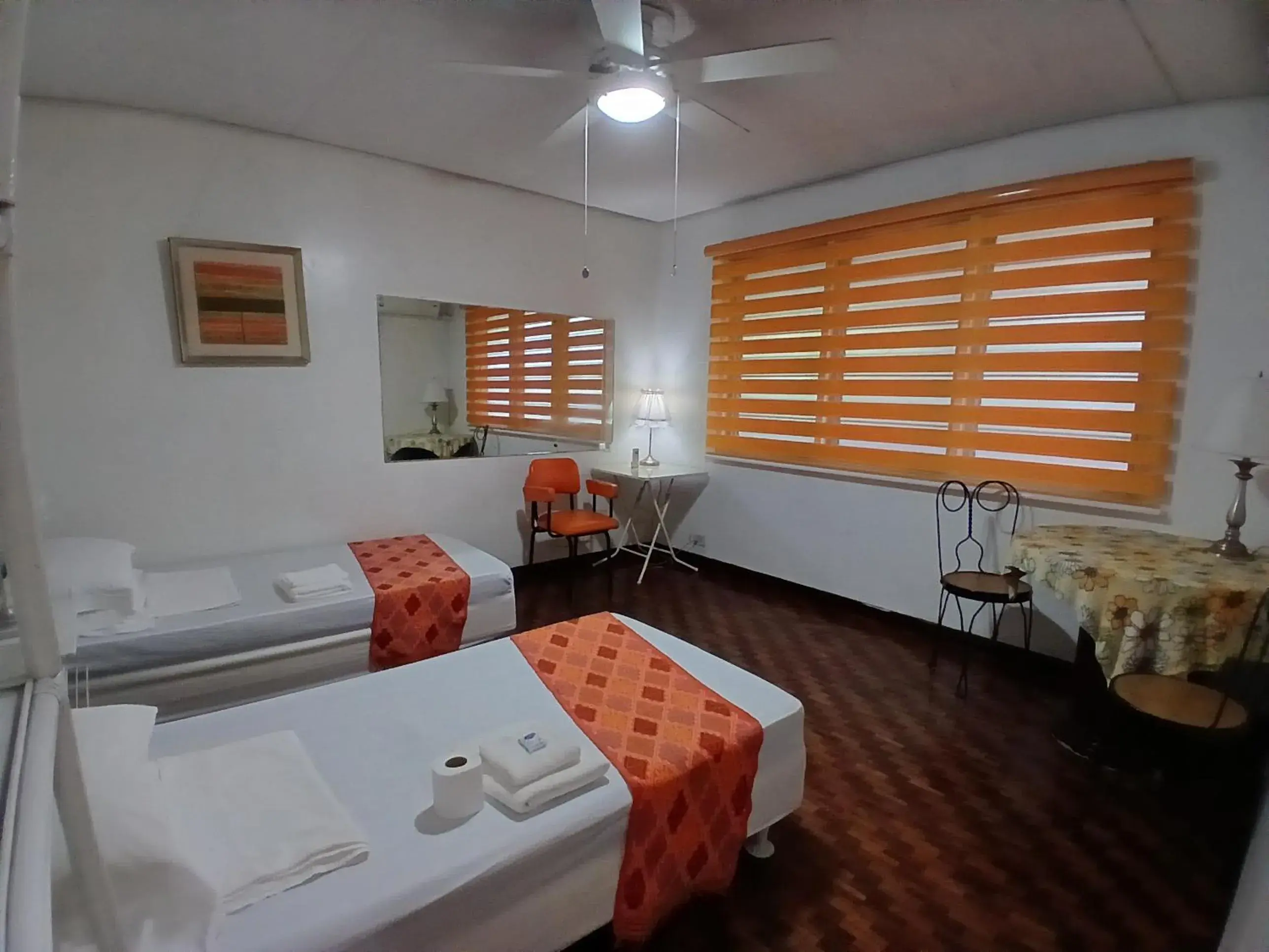 Small Twin Room in Casa Joaquin BnB Small Twin Room in Casa Joaquin BnB