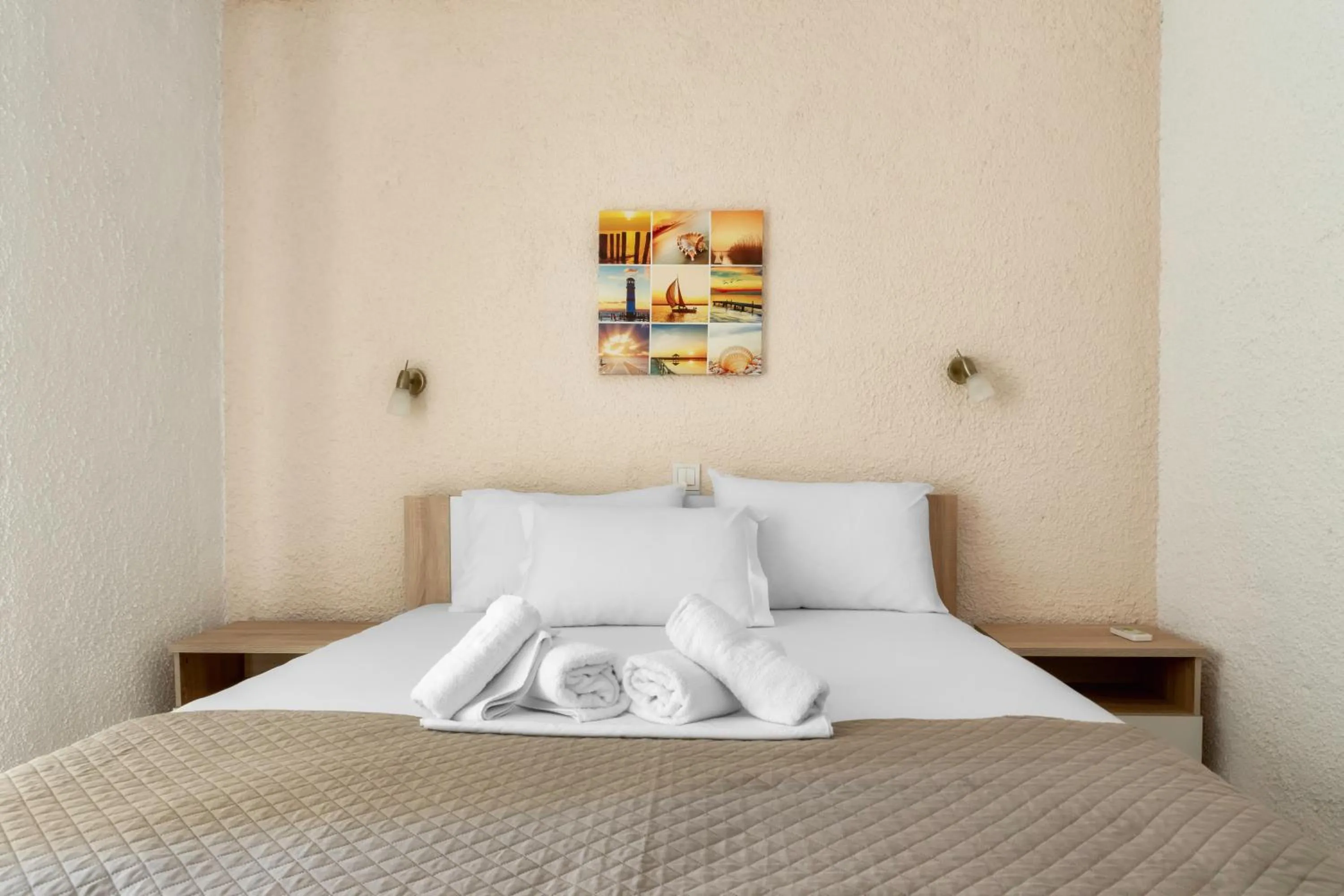 Bedroom, Bed in Little Bay