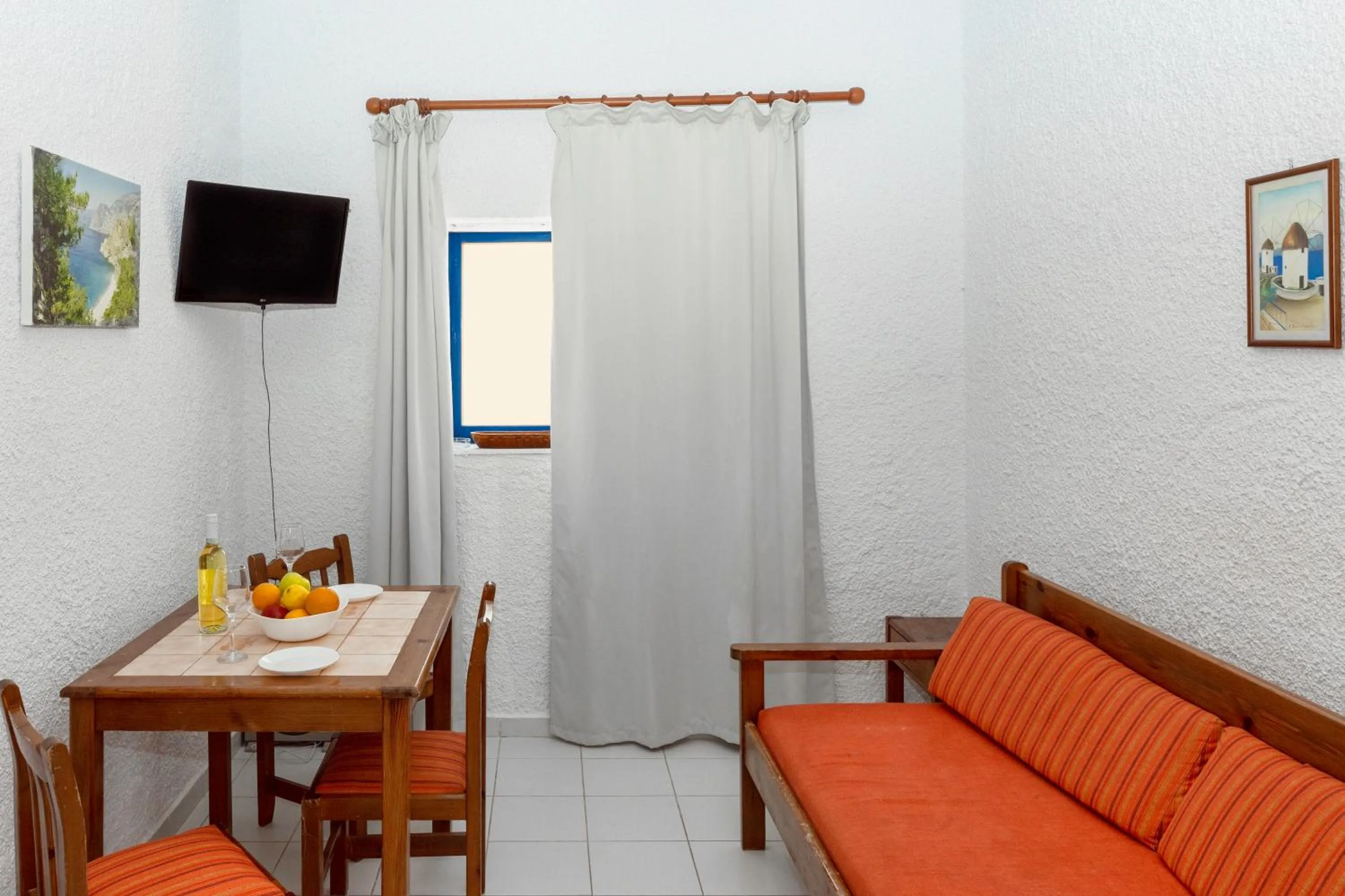 Dining area in Little Bay