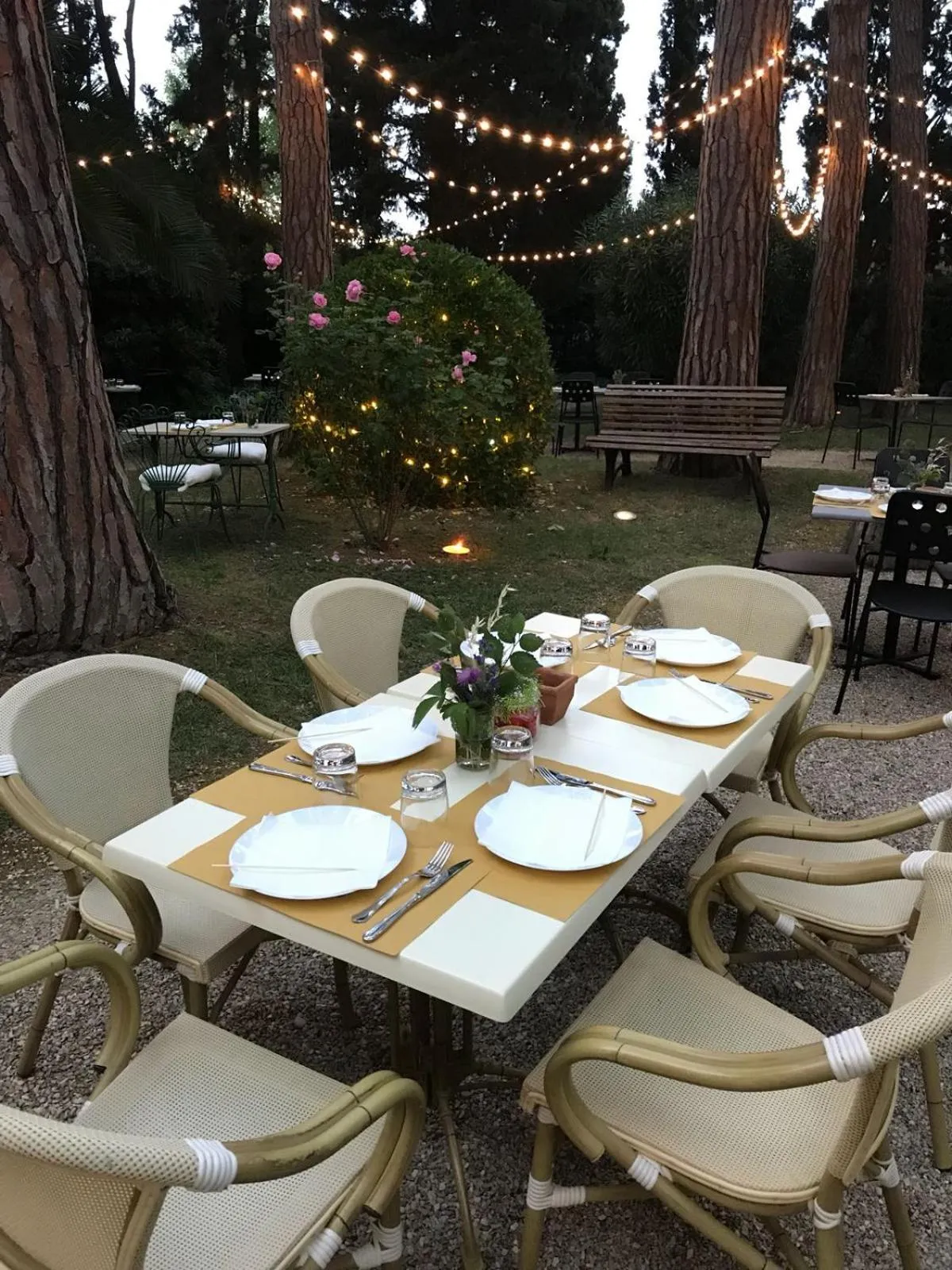 Restaurant/places to eat in Villa Rosella Resort