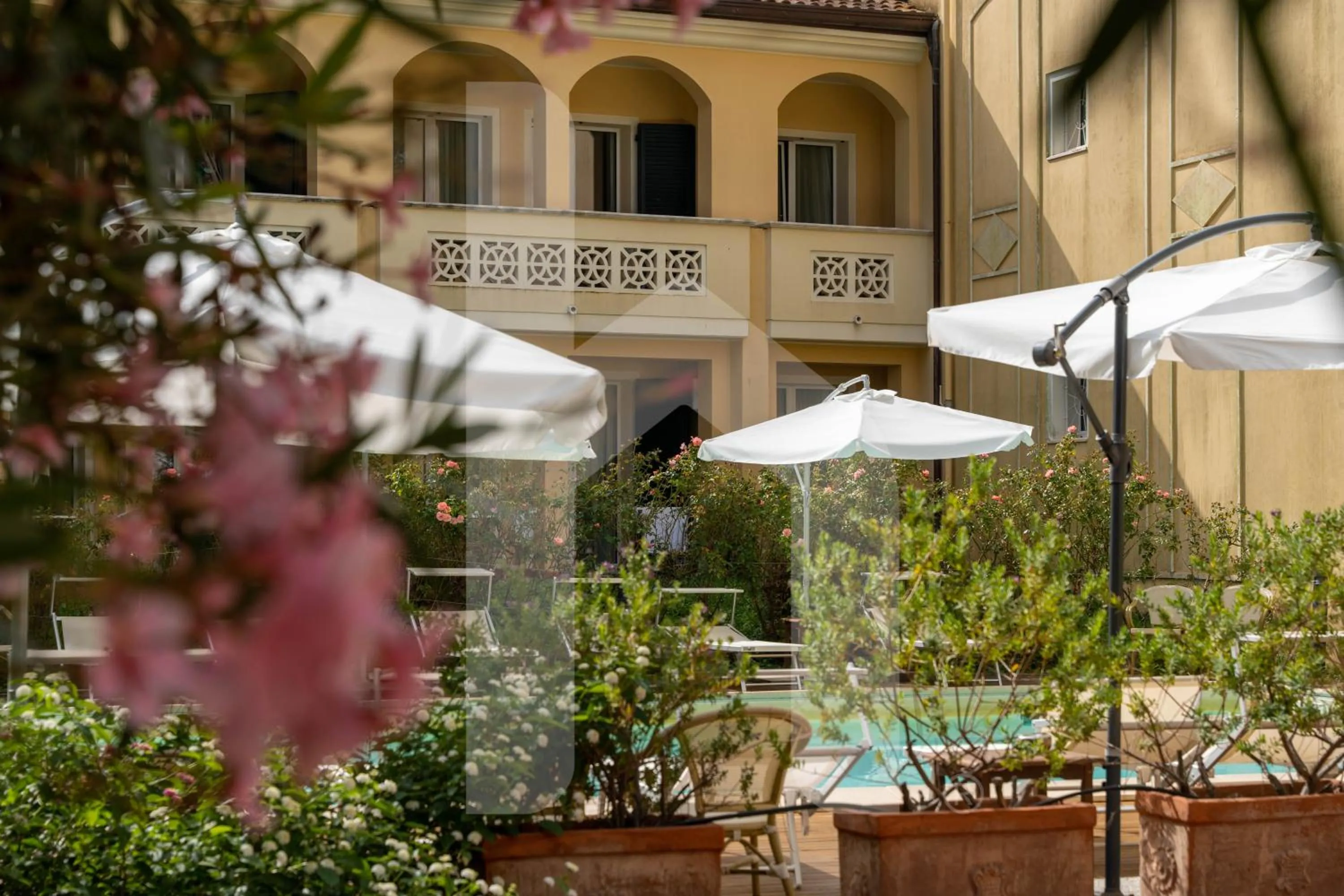 Property building in Homiday - Villa Rosella