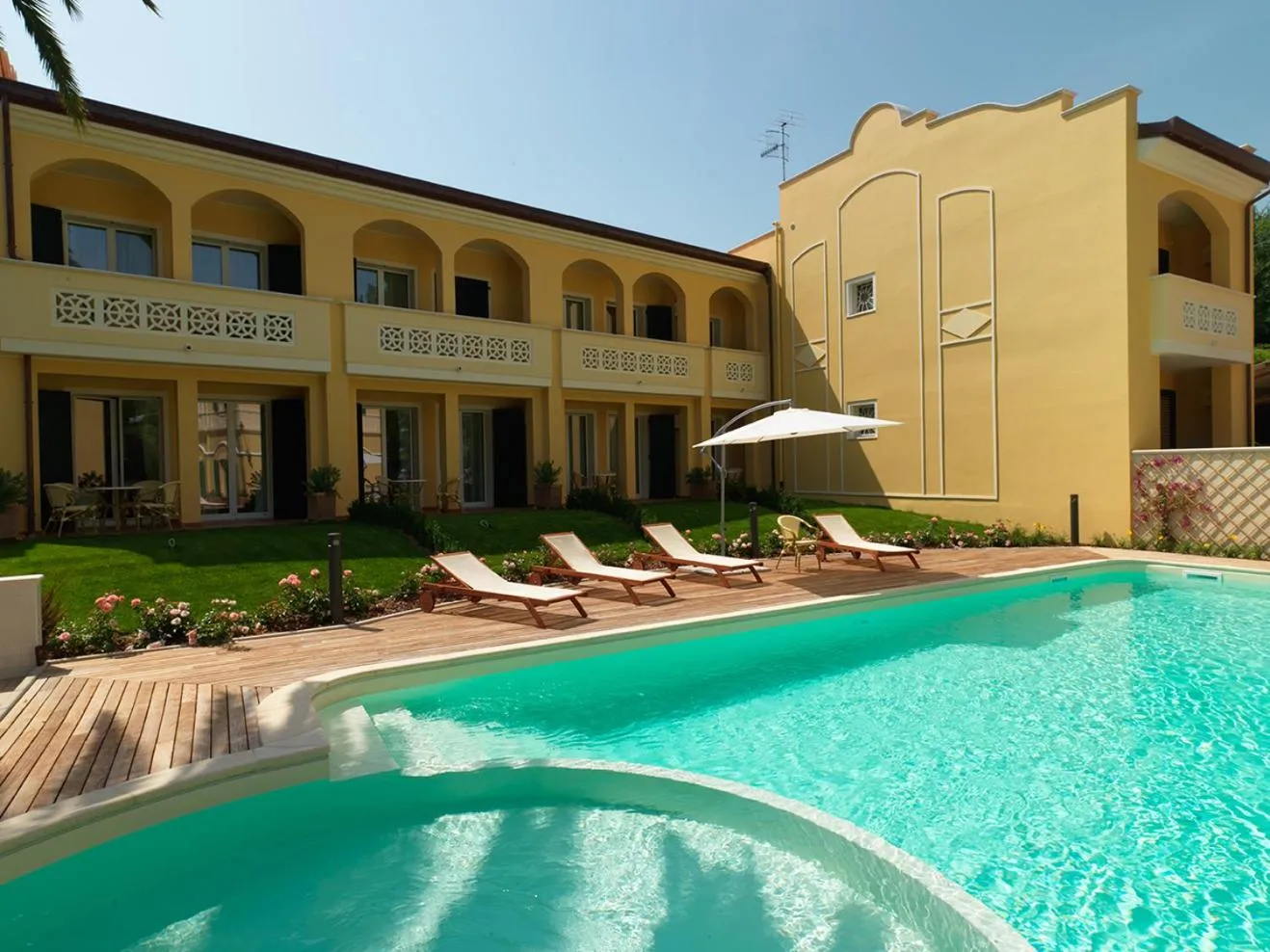 Property building in Villa Rosella Resort