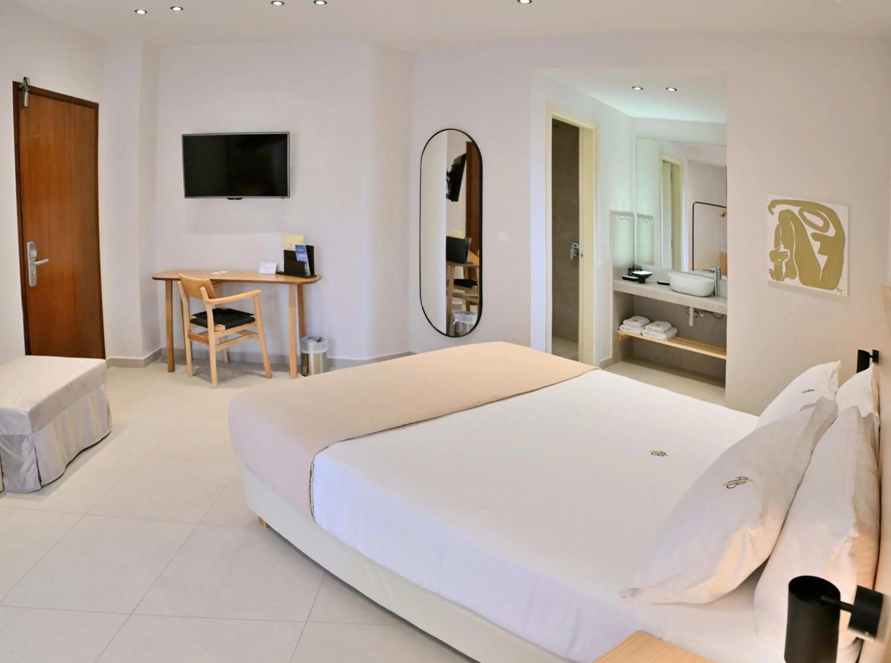 Bed in Aphrodite Beach