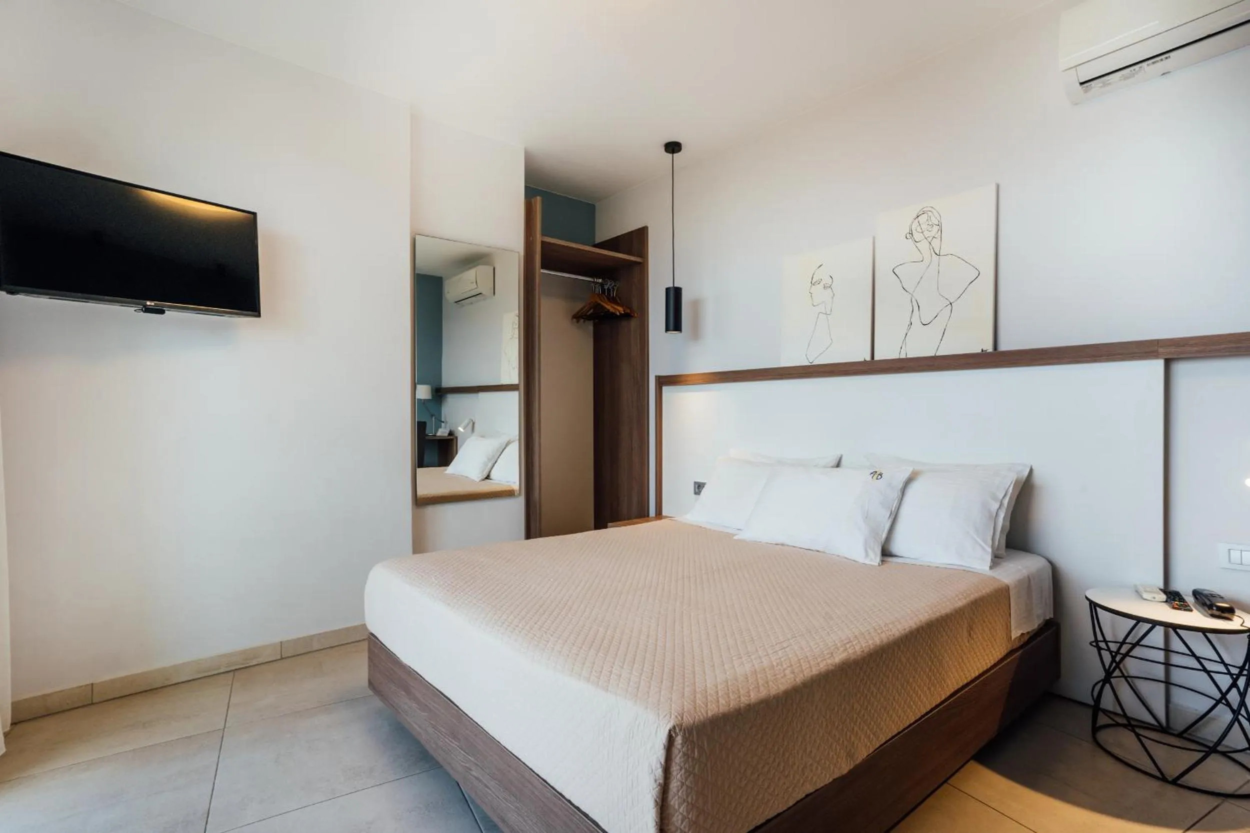 Bed in Aphrodite Beach