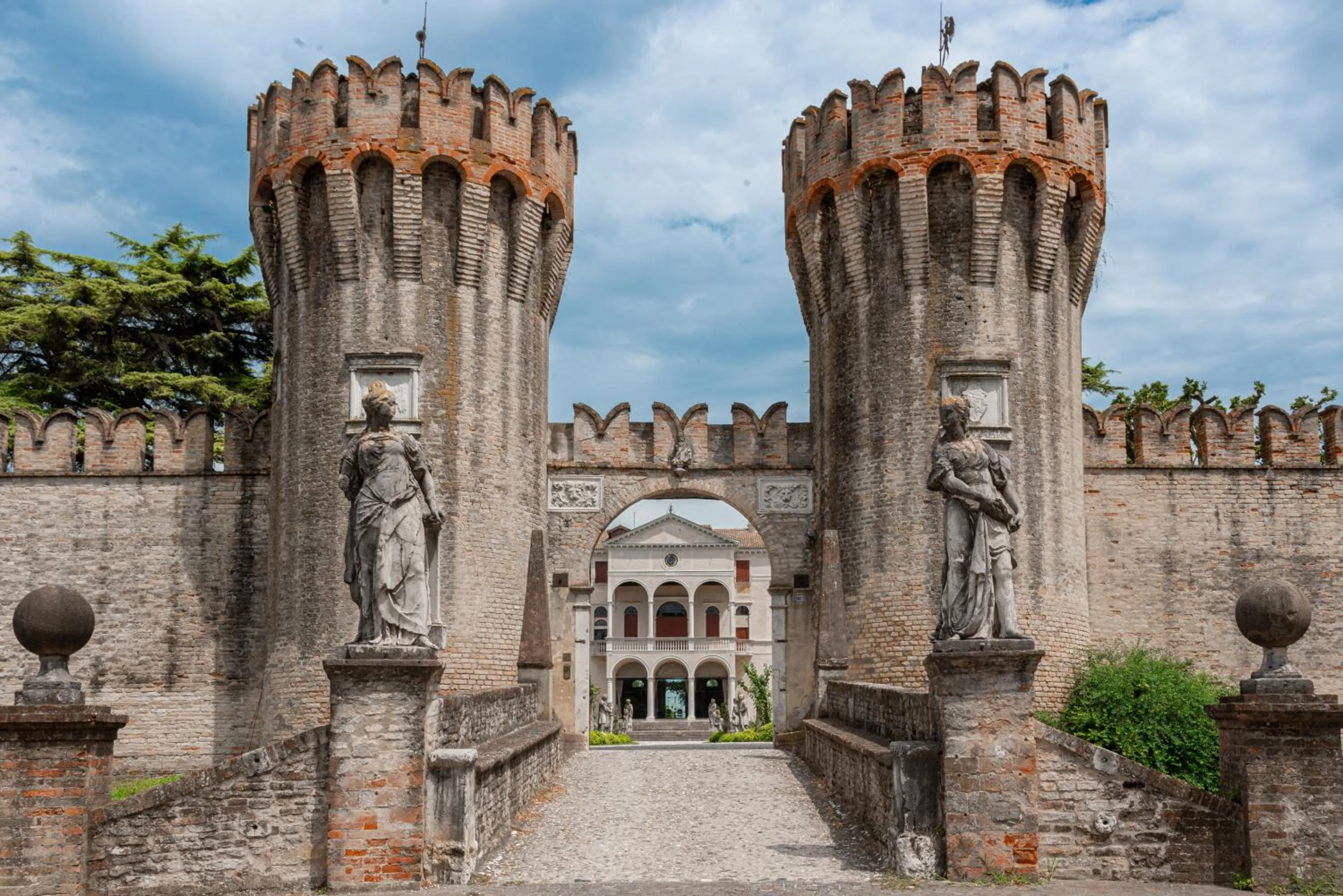 Property building in Castello di Roncade