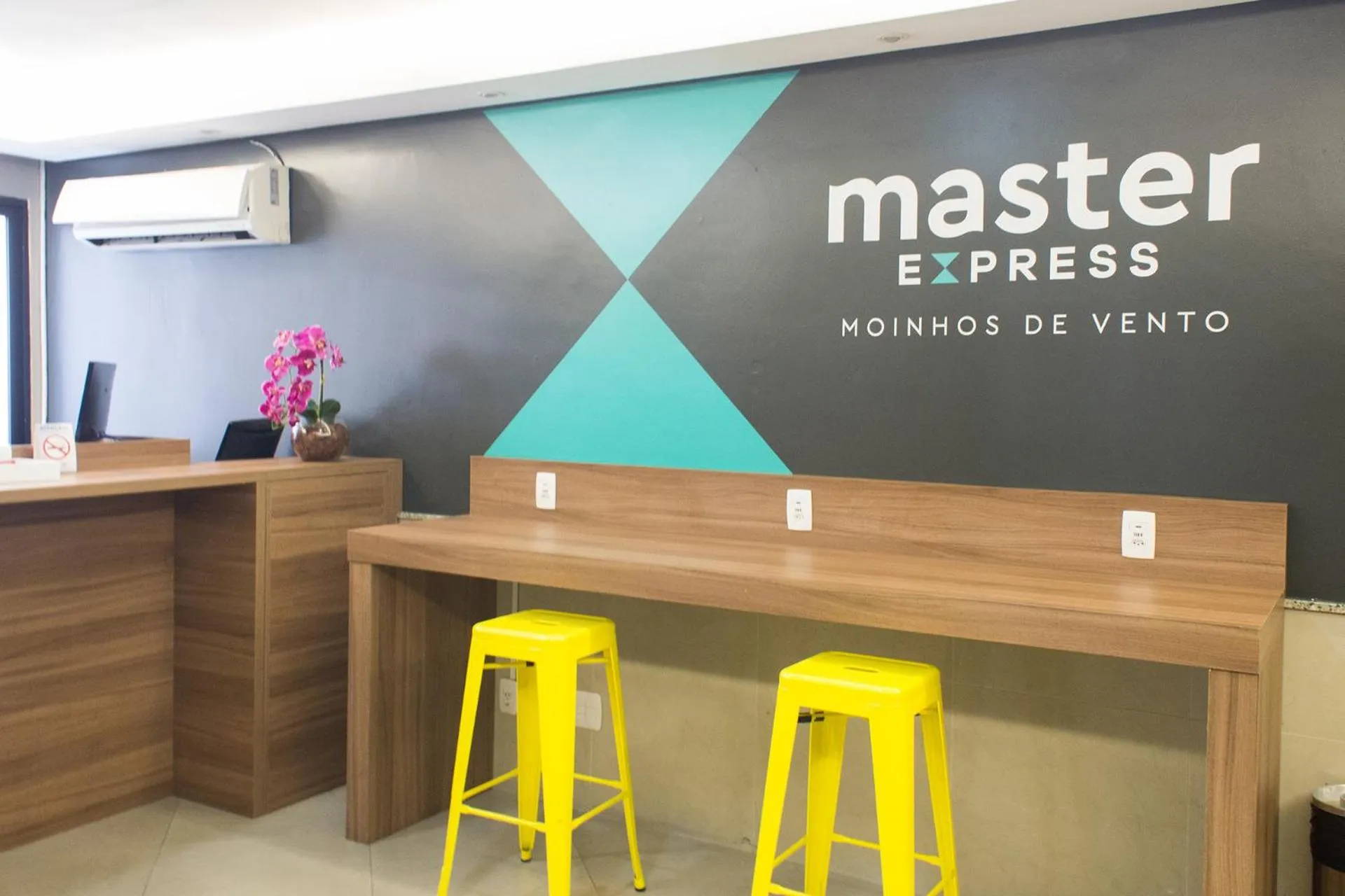 Facade/entrance in Master Express Moinhos de Vento