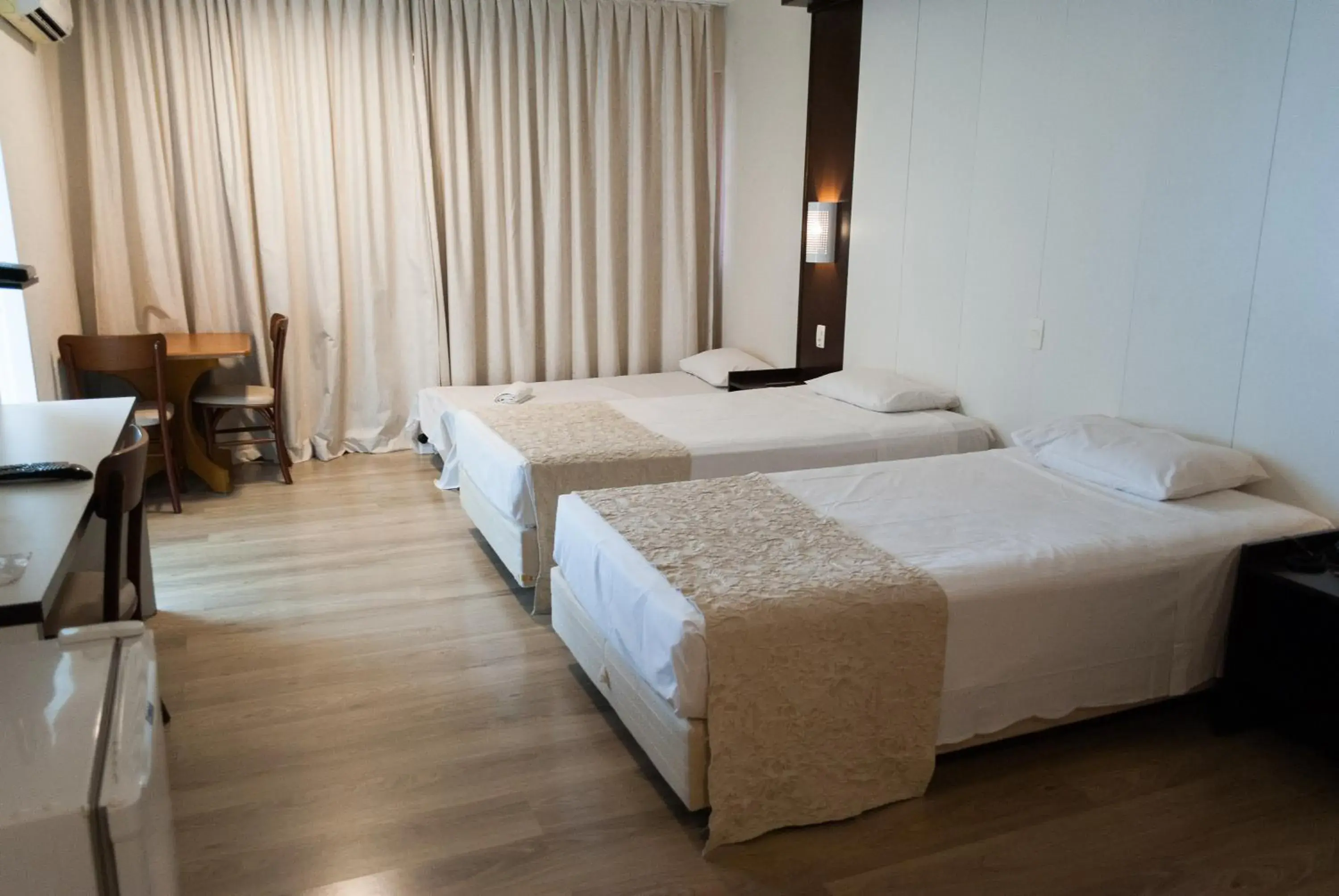 Photo of the whole room, Bed in Master Express Moinhos de Vento Photo of the whole room, Bed in Master Express Moinhos de Vento