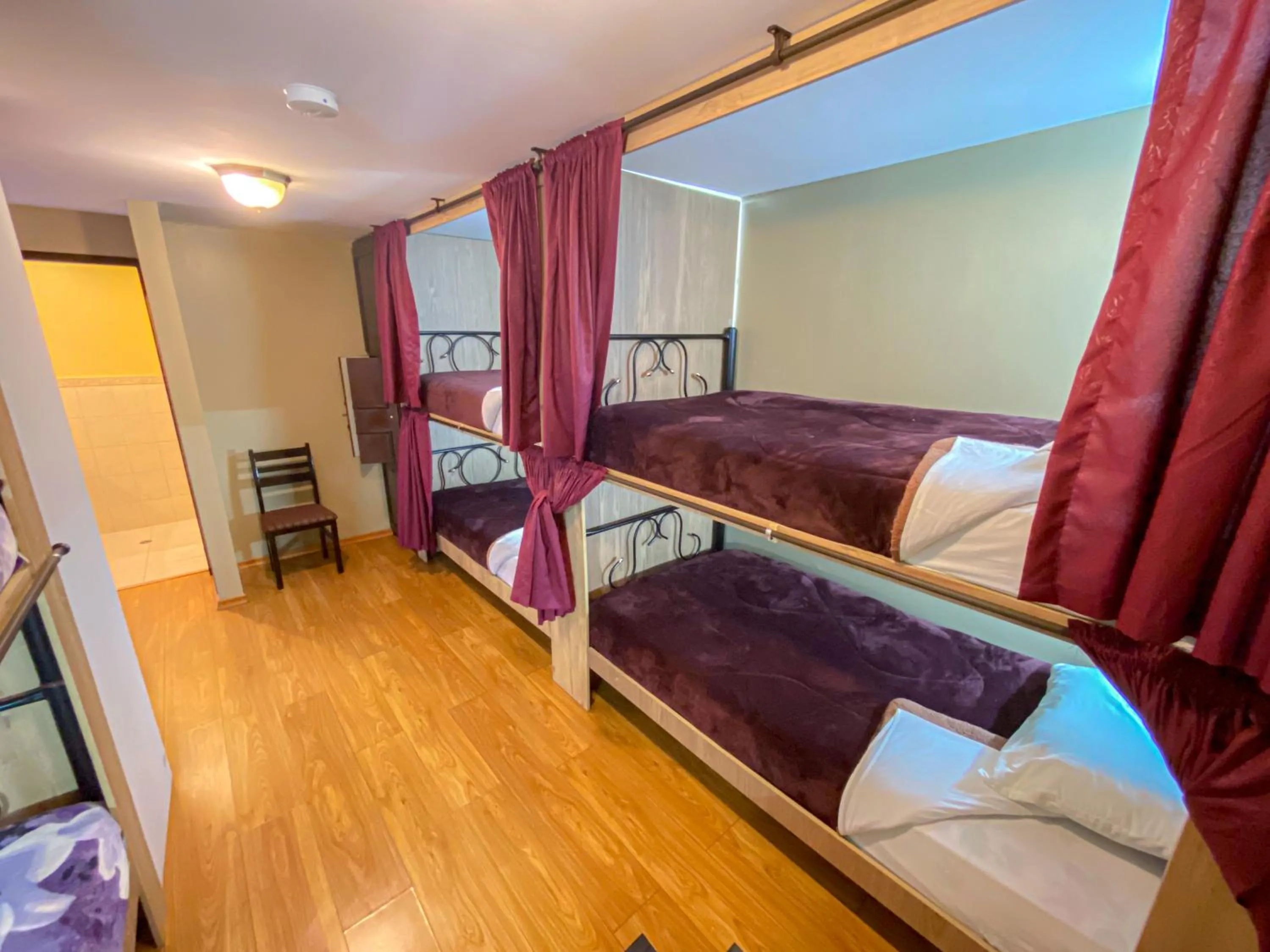 bunk bed, Bed in Golden Rest Latacunga