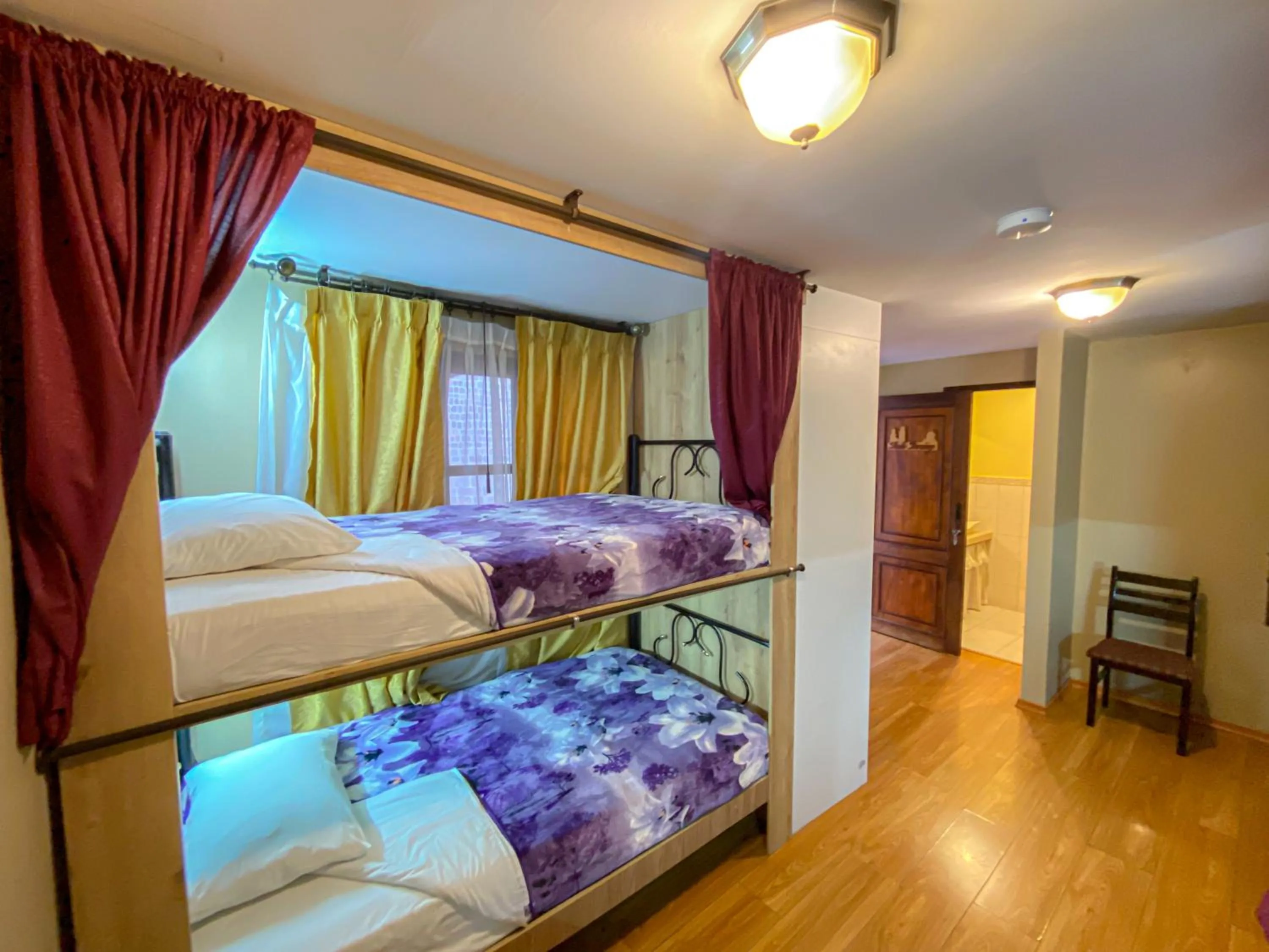 bunk bed, Bed in Golden Rest Latacunga