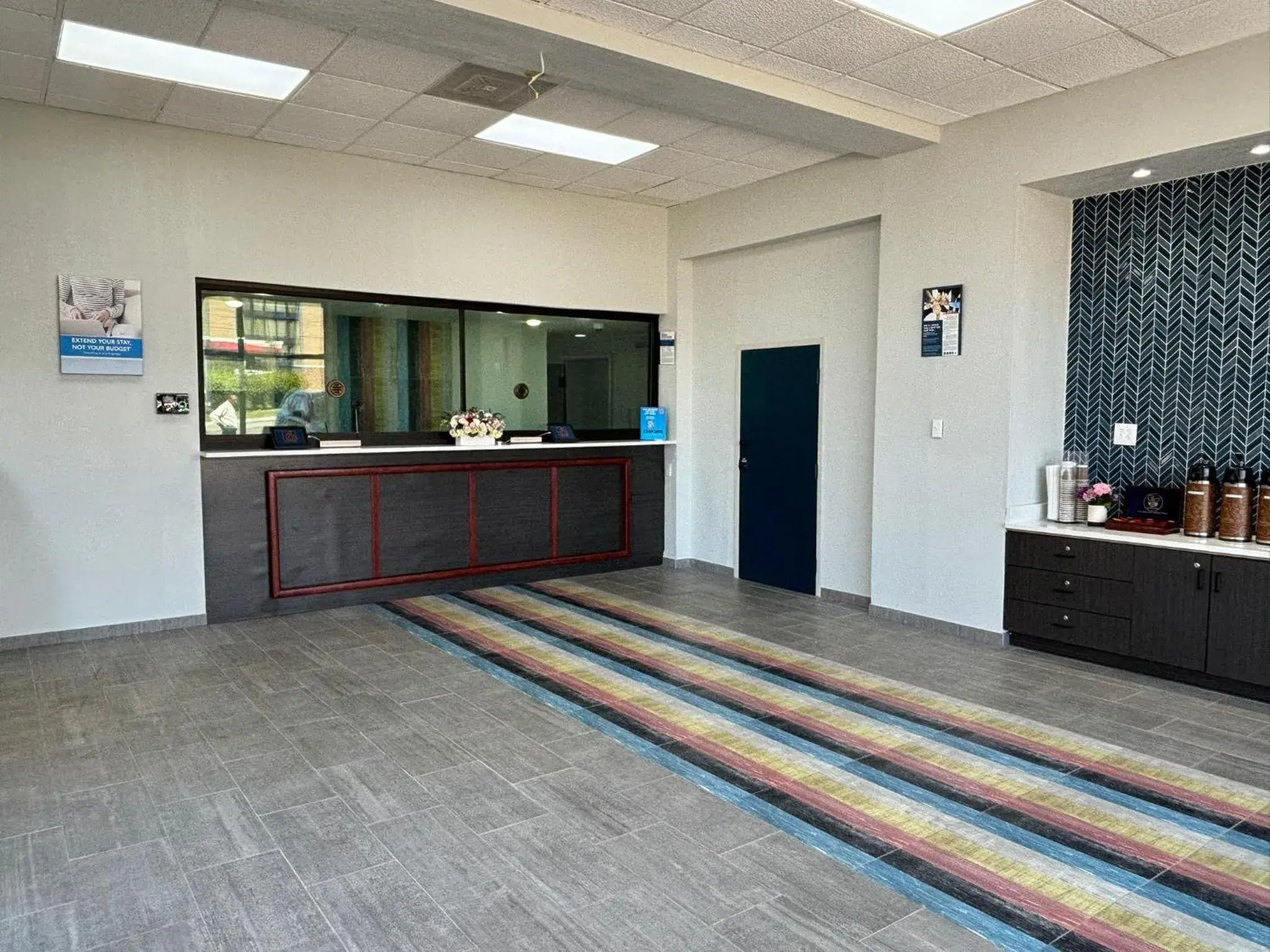 Lobby or reception in Studio 6 Suites Memphis, TN East Memphis Lobby or reception in Studio 6 Suites Memphis, TN East Memphis