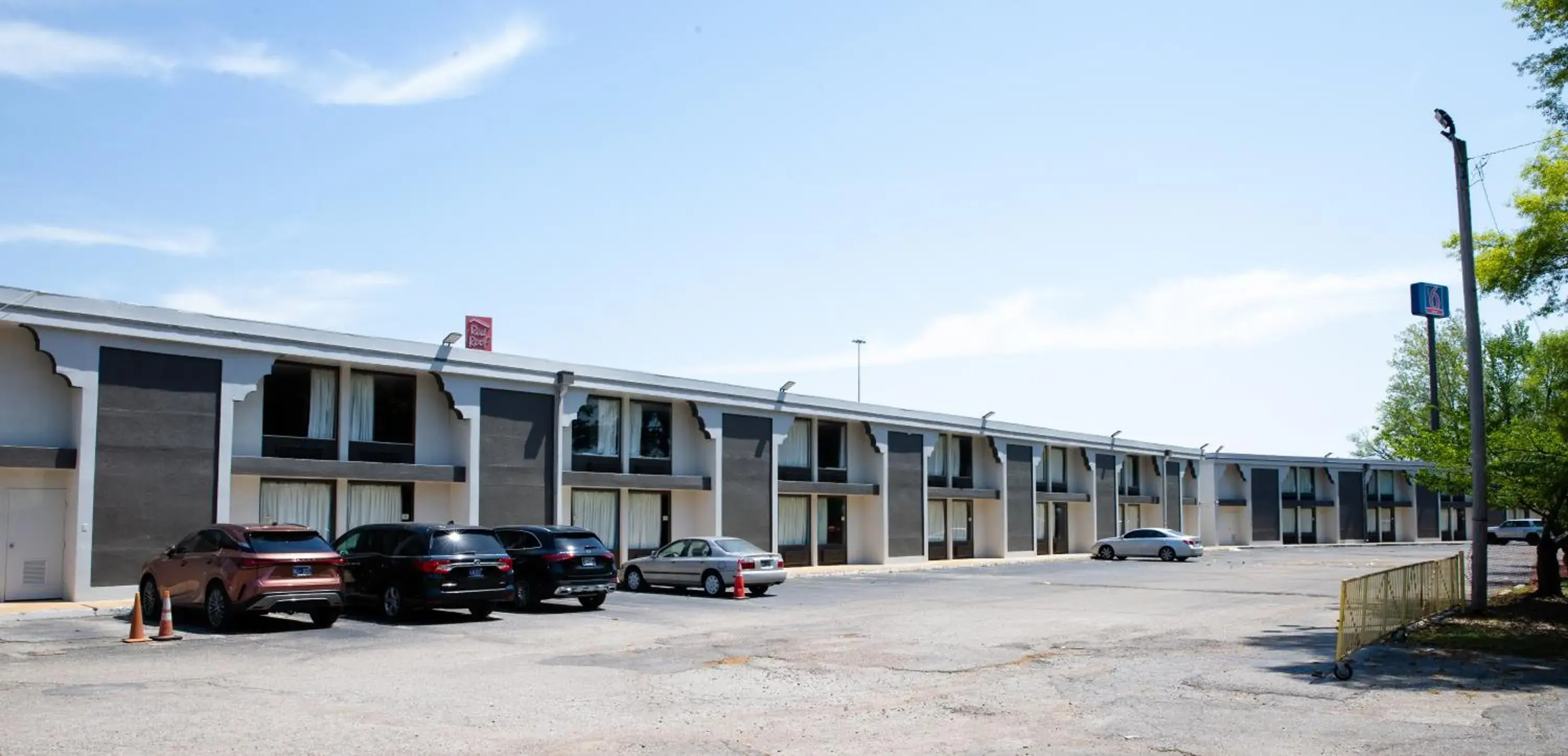 Property building in Studio 6 Suites Memphis, TN East Memphis Property building in Studio 6 Suites Memphis, TN East Memphis