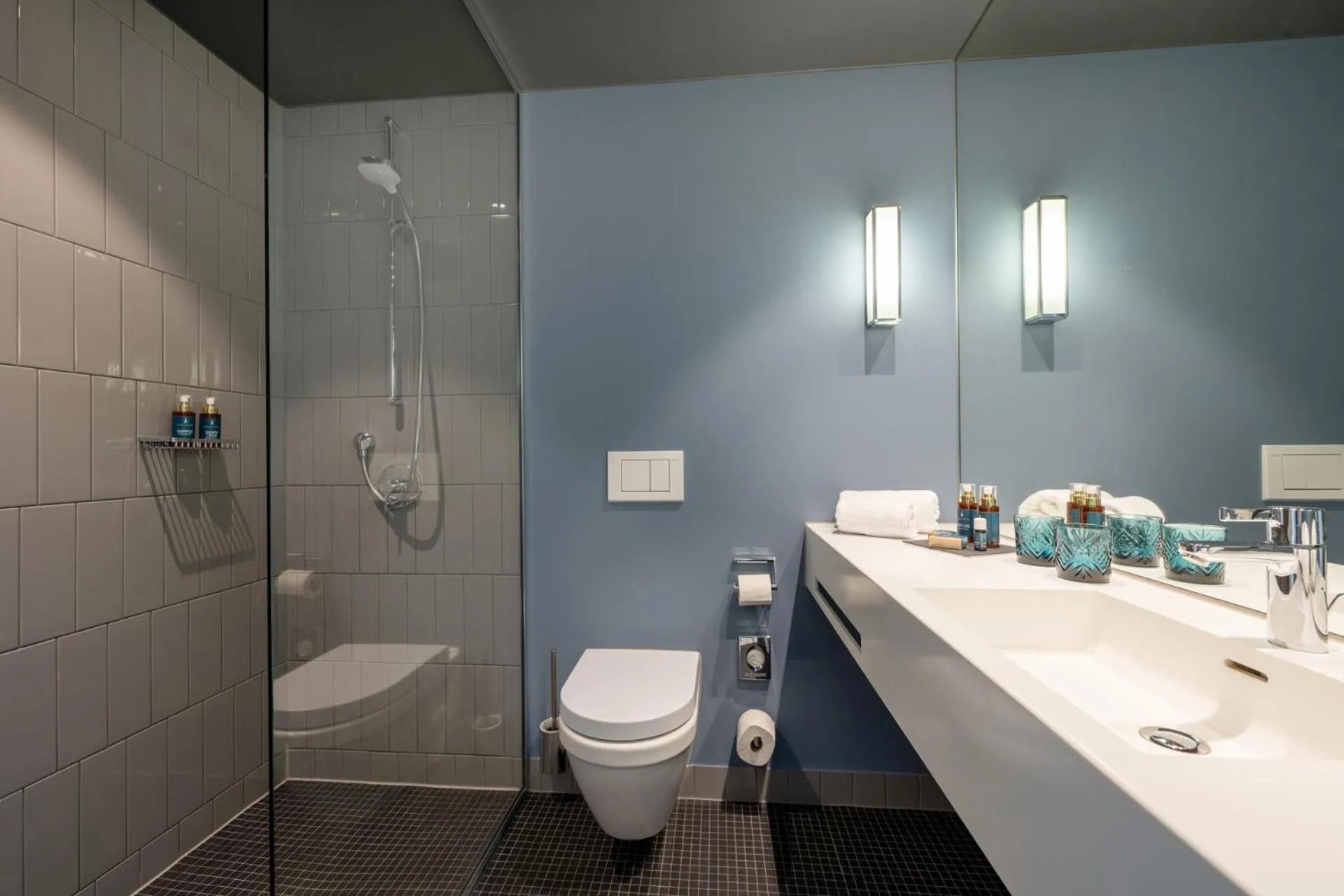 Bathroom in June Six Hotel Berlin City West