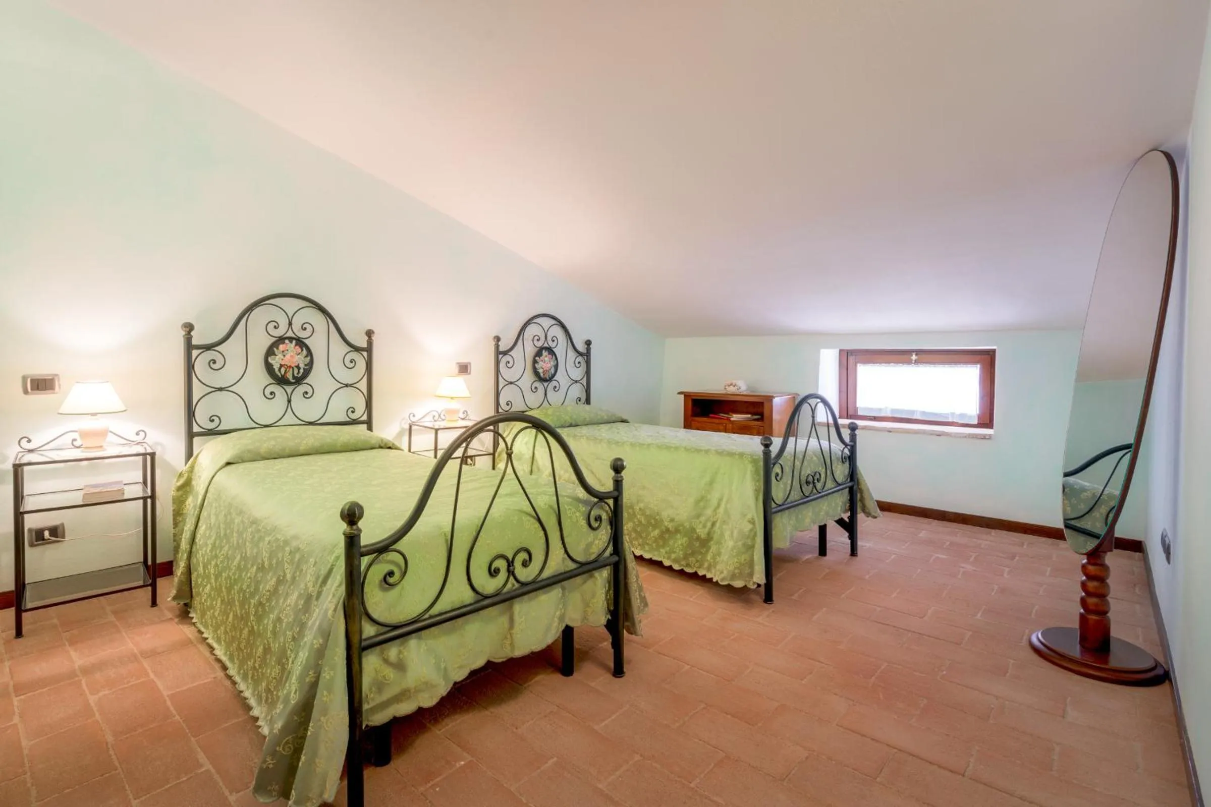 Three-Bedroom Apartment - single occupancy in Castello di Pupaggi