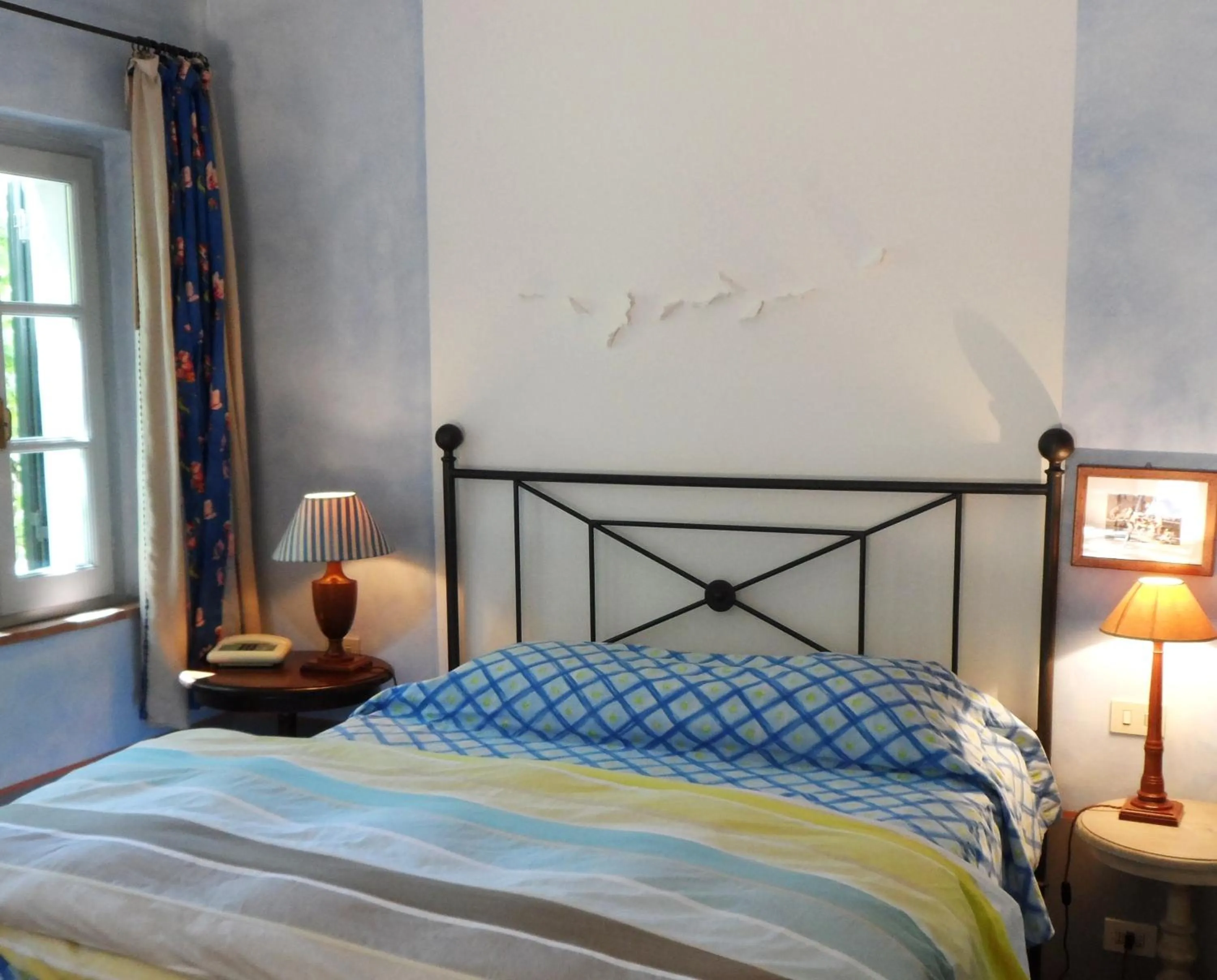 Decorative detail, Bed in Sette Querce