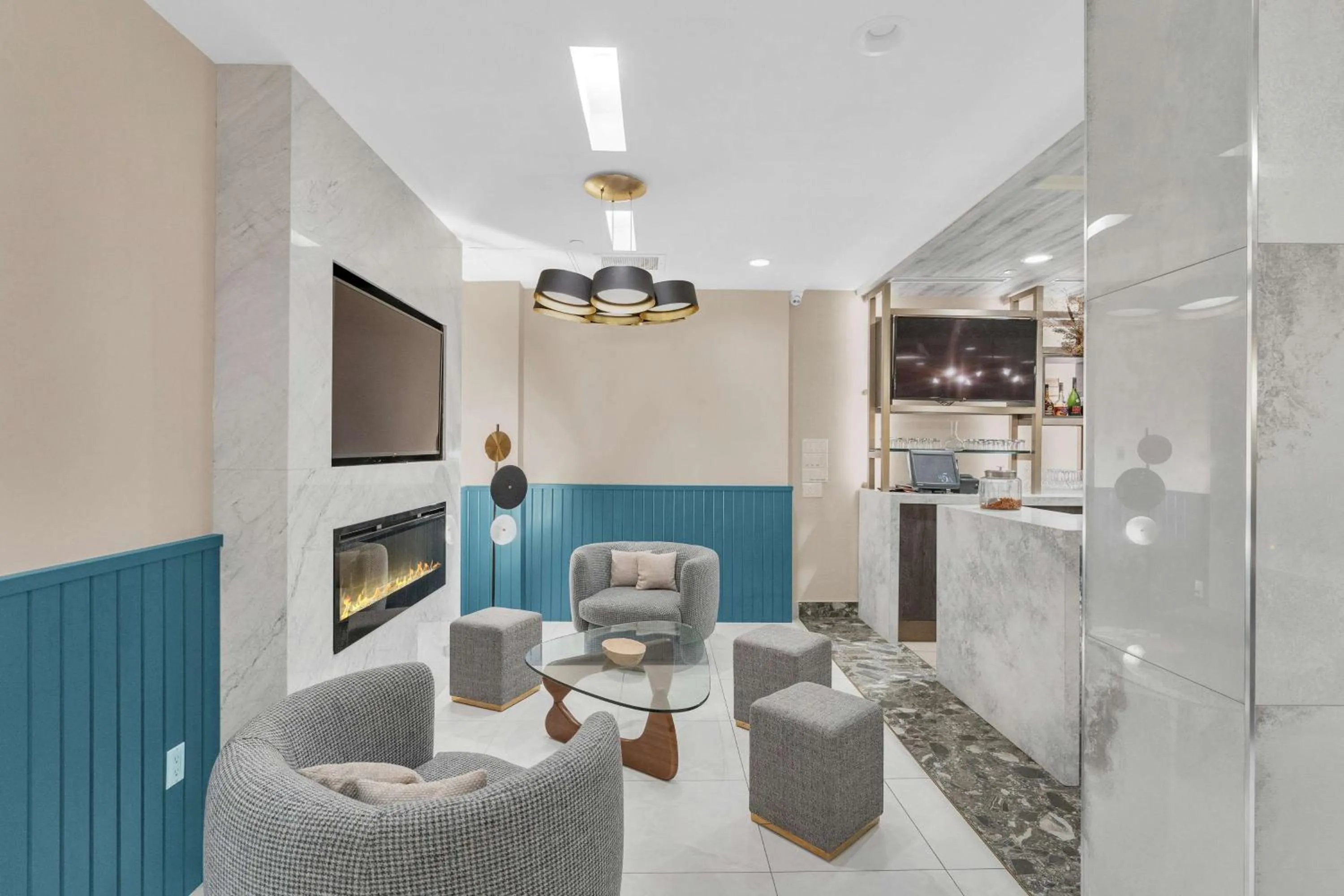 Restaurant/places to eat in Hilton Garden Inn Toronto/Brampton