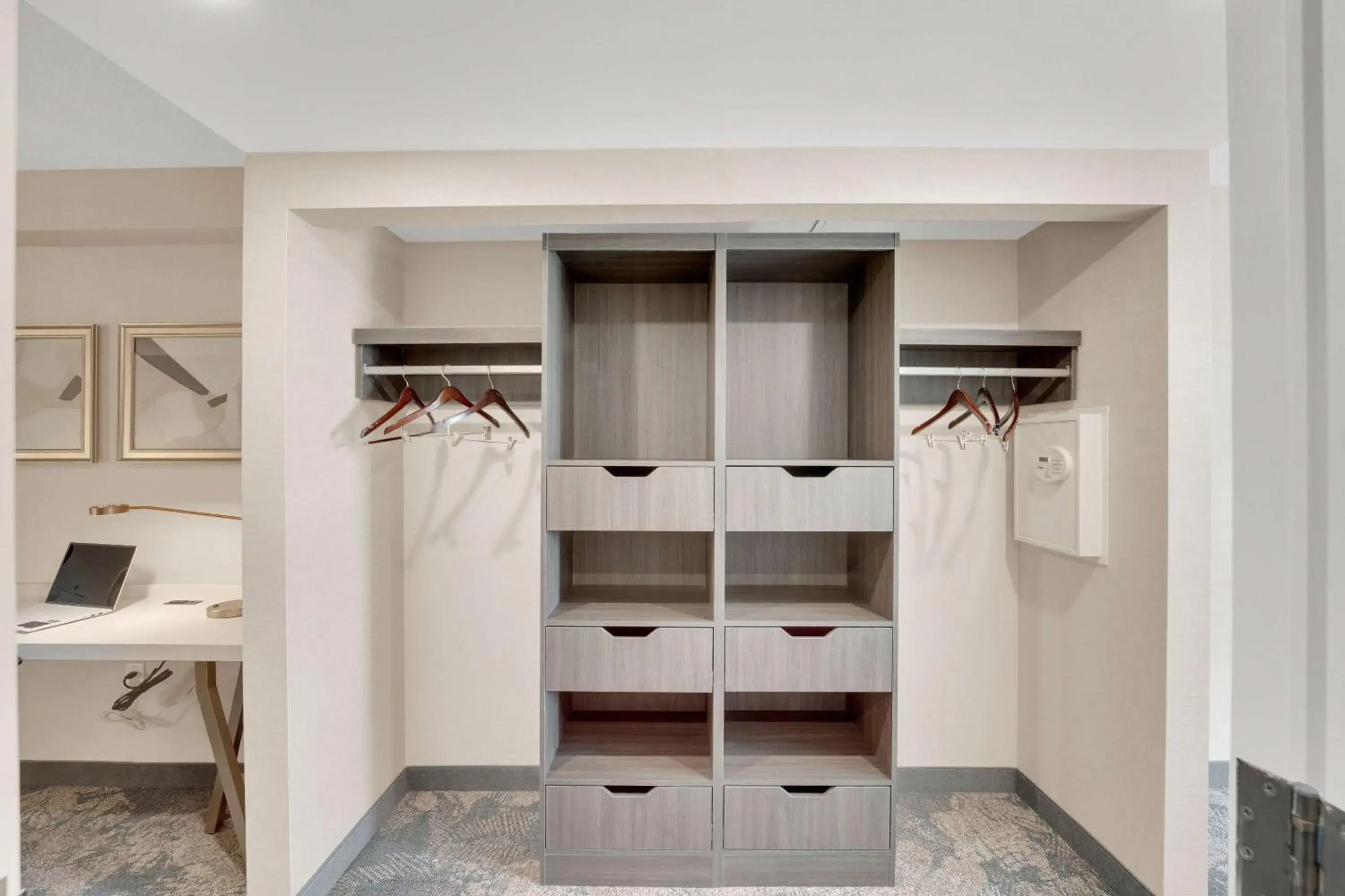 Photo of the whole room in Hilton Garden Inn Toronto/Brampton Photo of the whole room in Hilton Garden Inn Toronto/Brampton