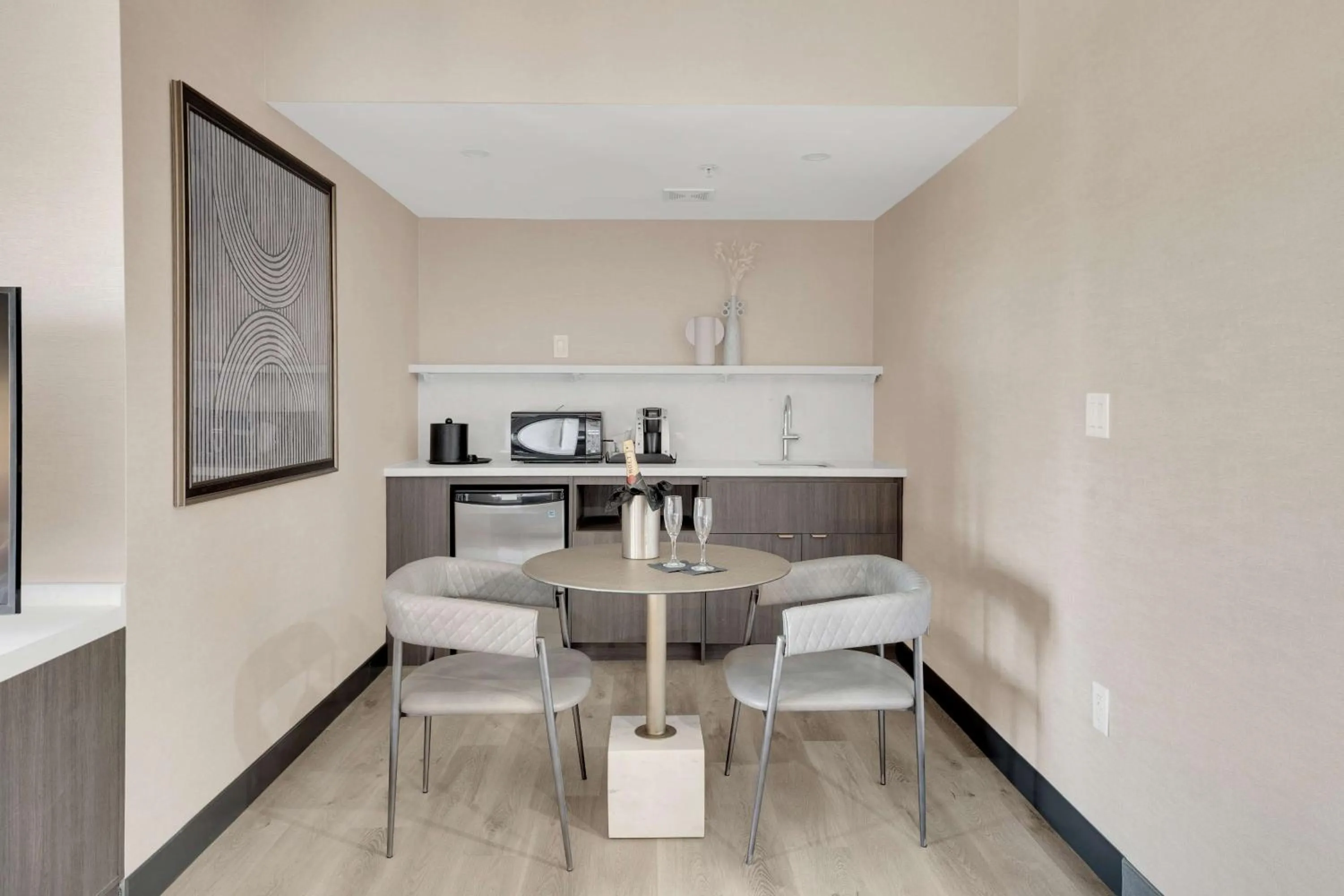 Photo of the whole room in Hilton Garden Inn Toronto/Brampton