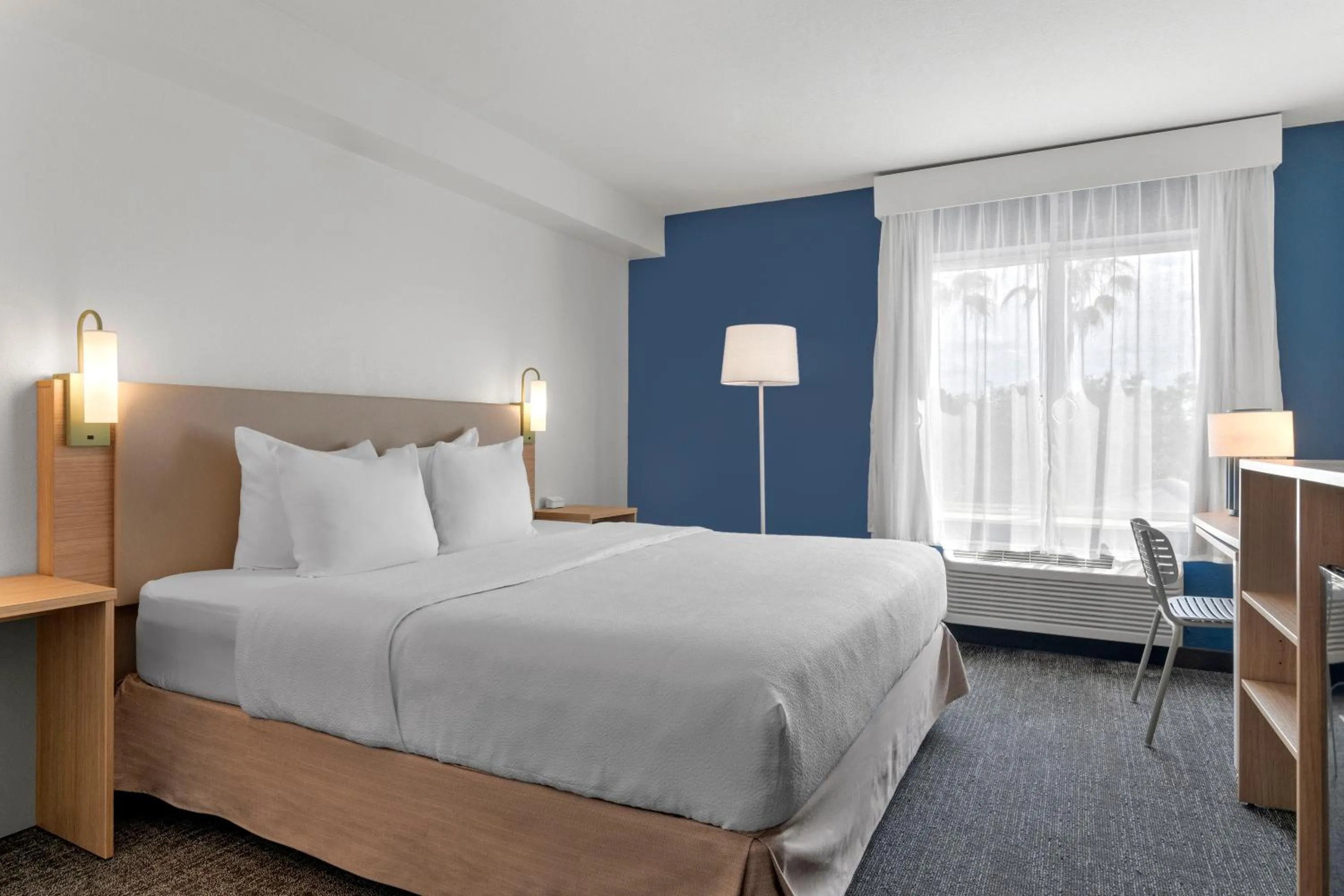 Bed in Best Western Orlando Theme Parks