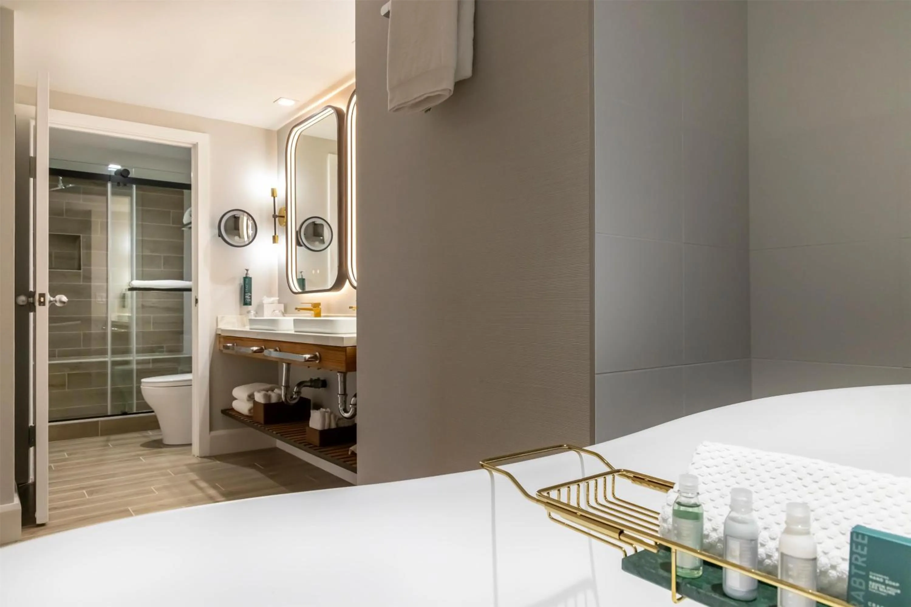 Bed in The Waterfront Beach Resort, A Hilton Hotel