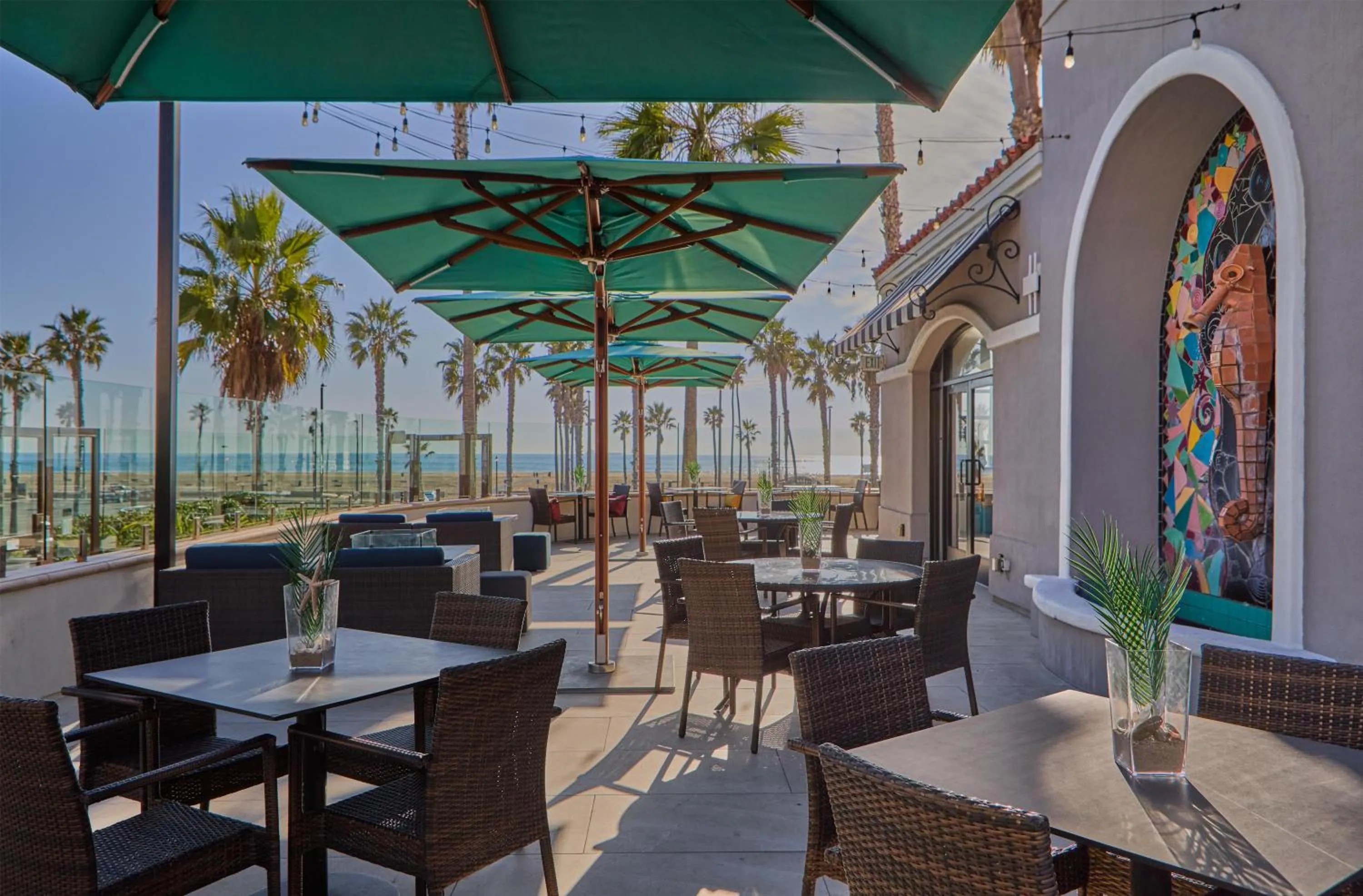 Restaurant/places to eat in The Waterfront Beach Resort, A Hilton Hotel