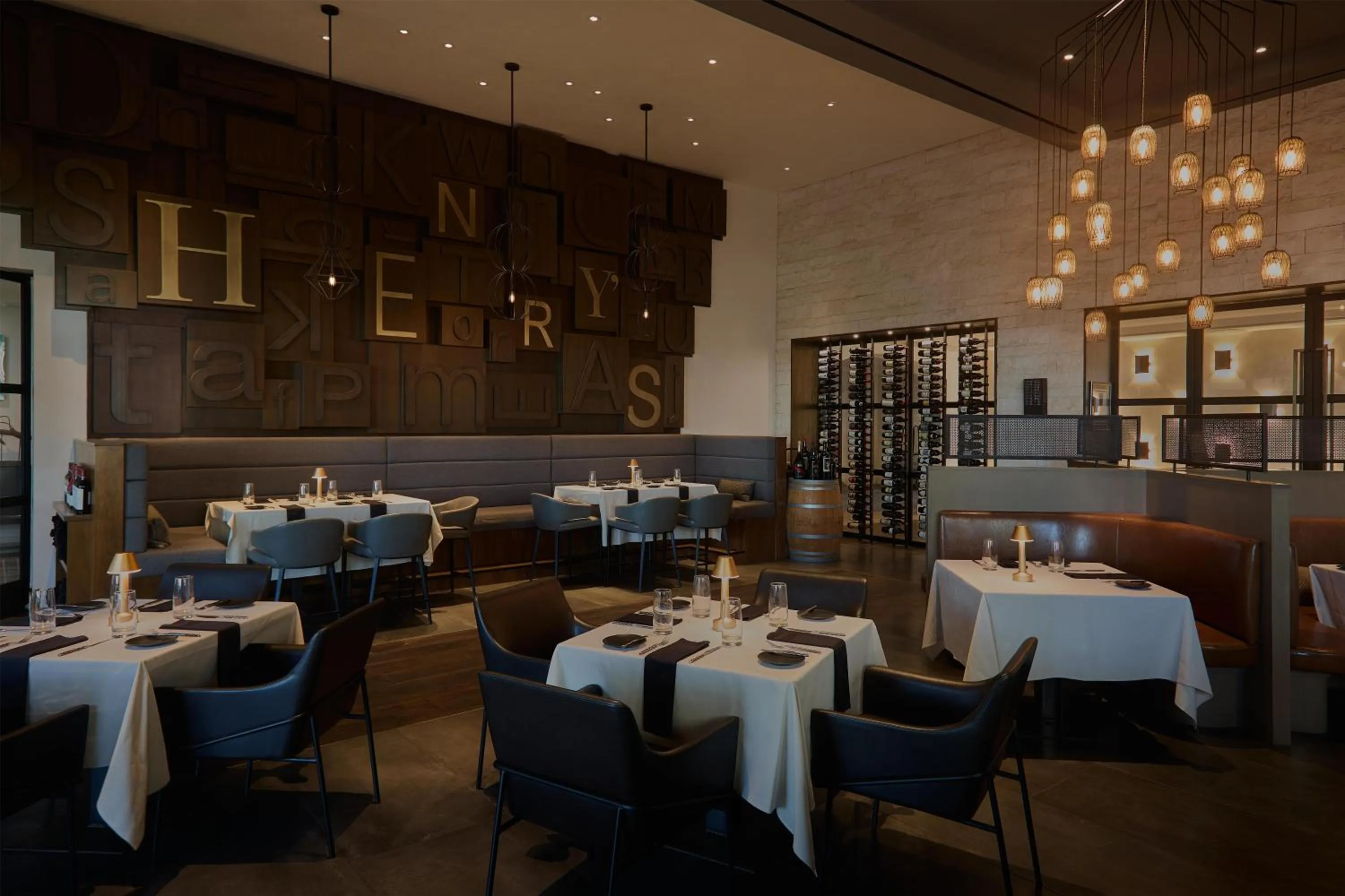 Restaurant/places to eat in The Waterfront Beach Resort, A Hilton Hotel