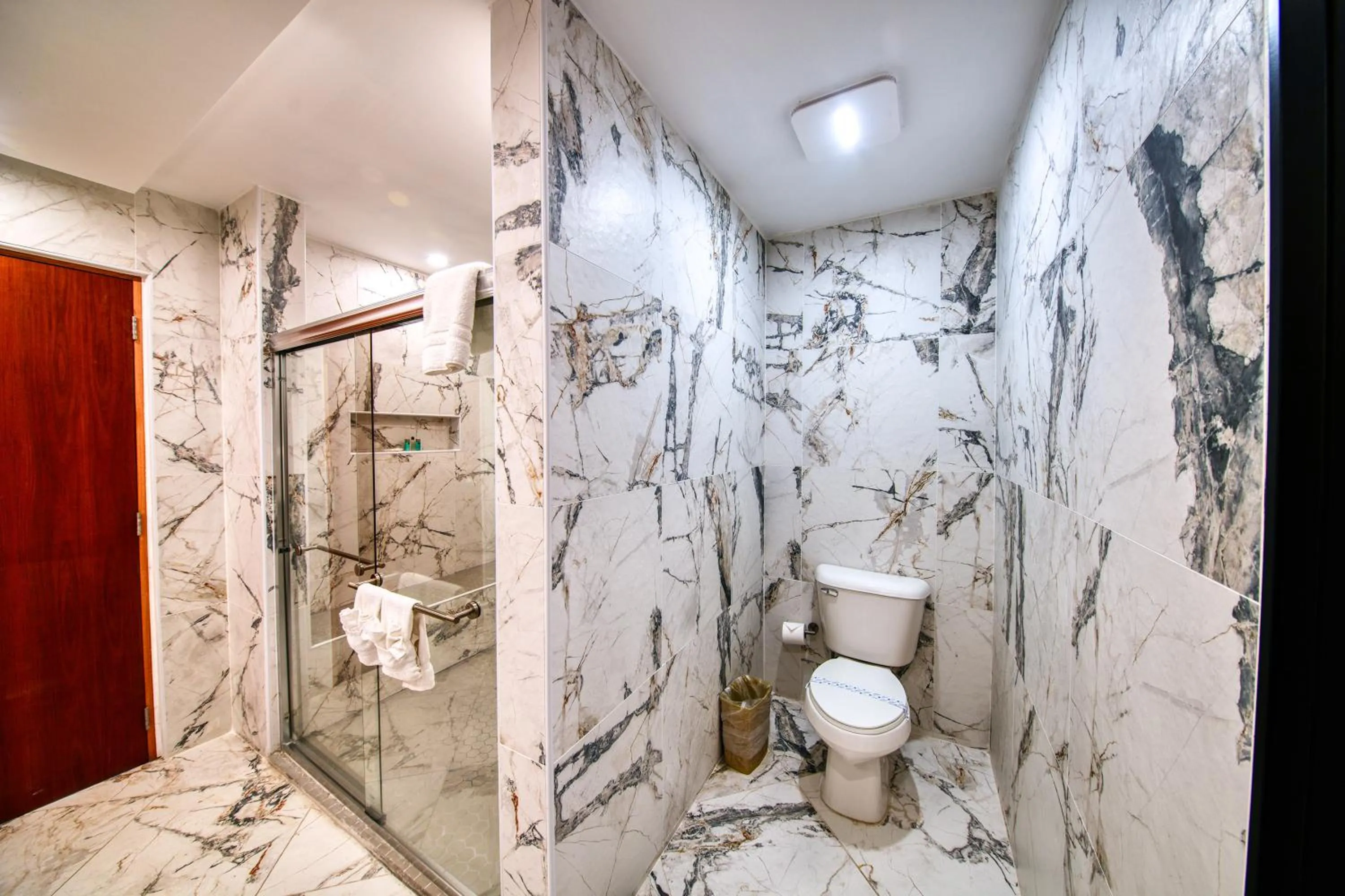 Shower in Rincon of the Seas Grand Caribbean Hotel