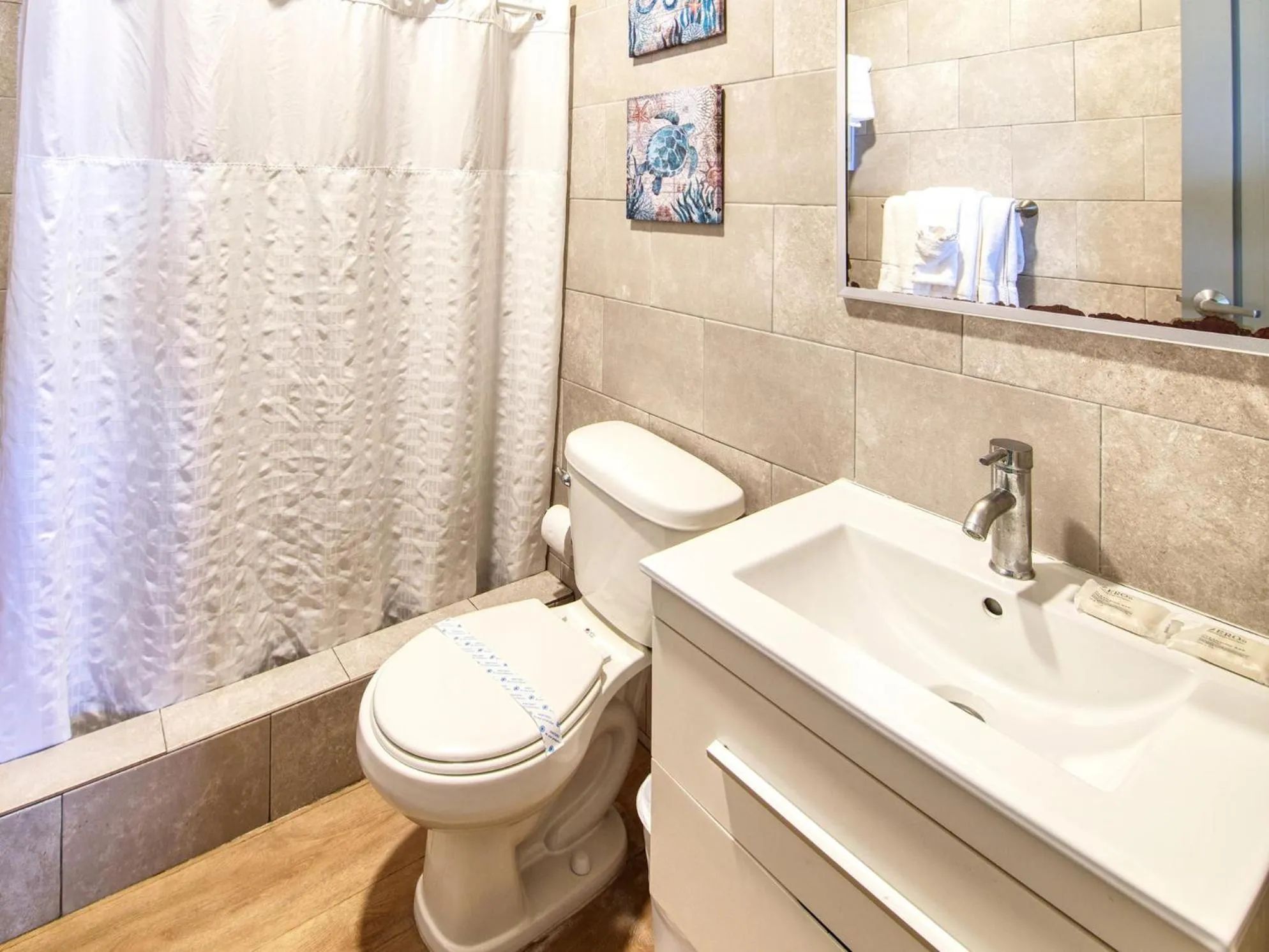 Shower in Rincon of the Seas Grand Caribbean Hotel