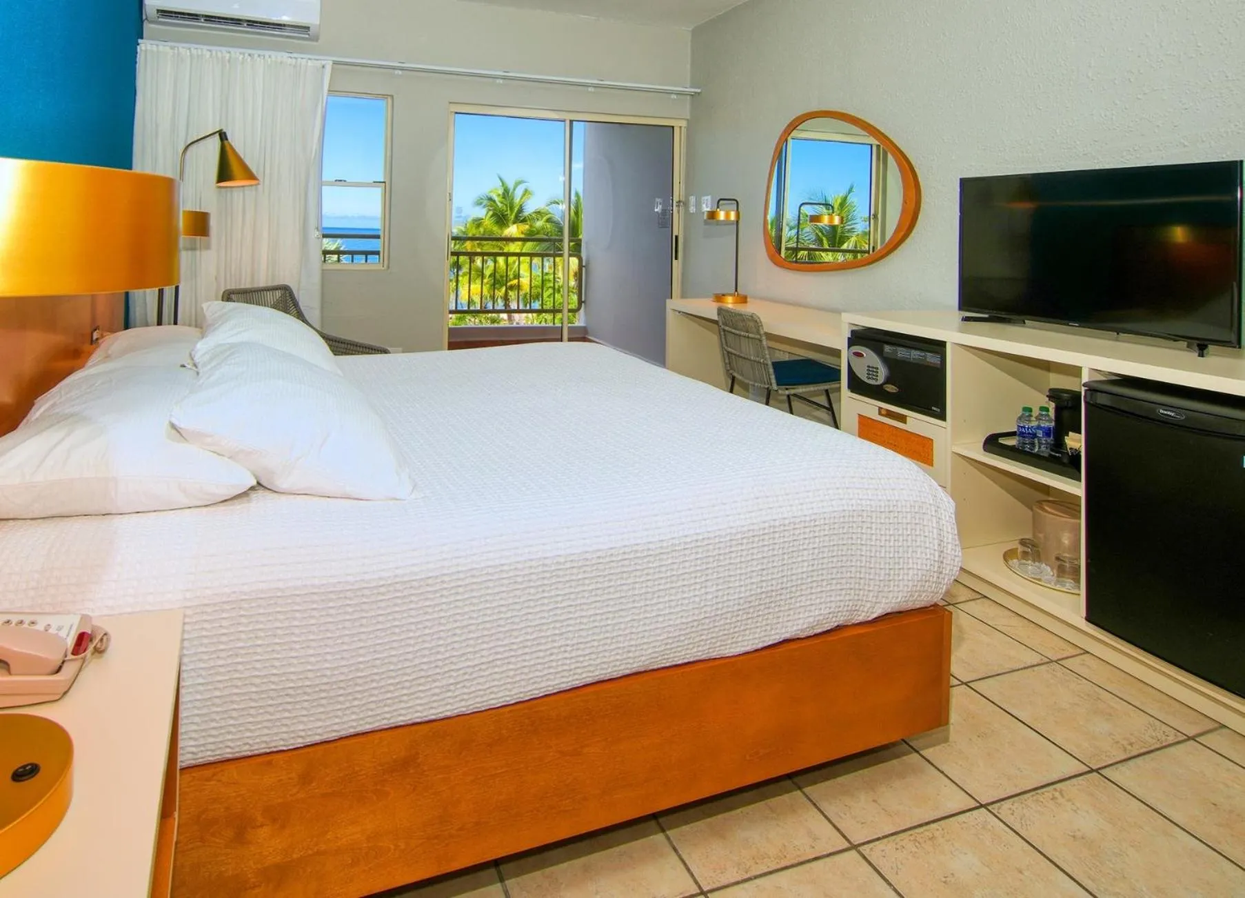 Bed in Rincon of the Seas Grand Caribbean Hotel