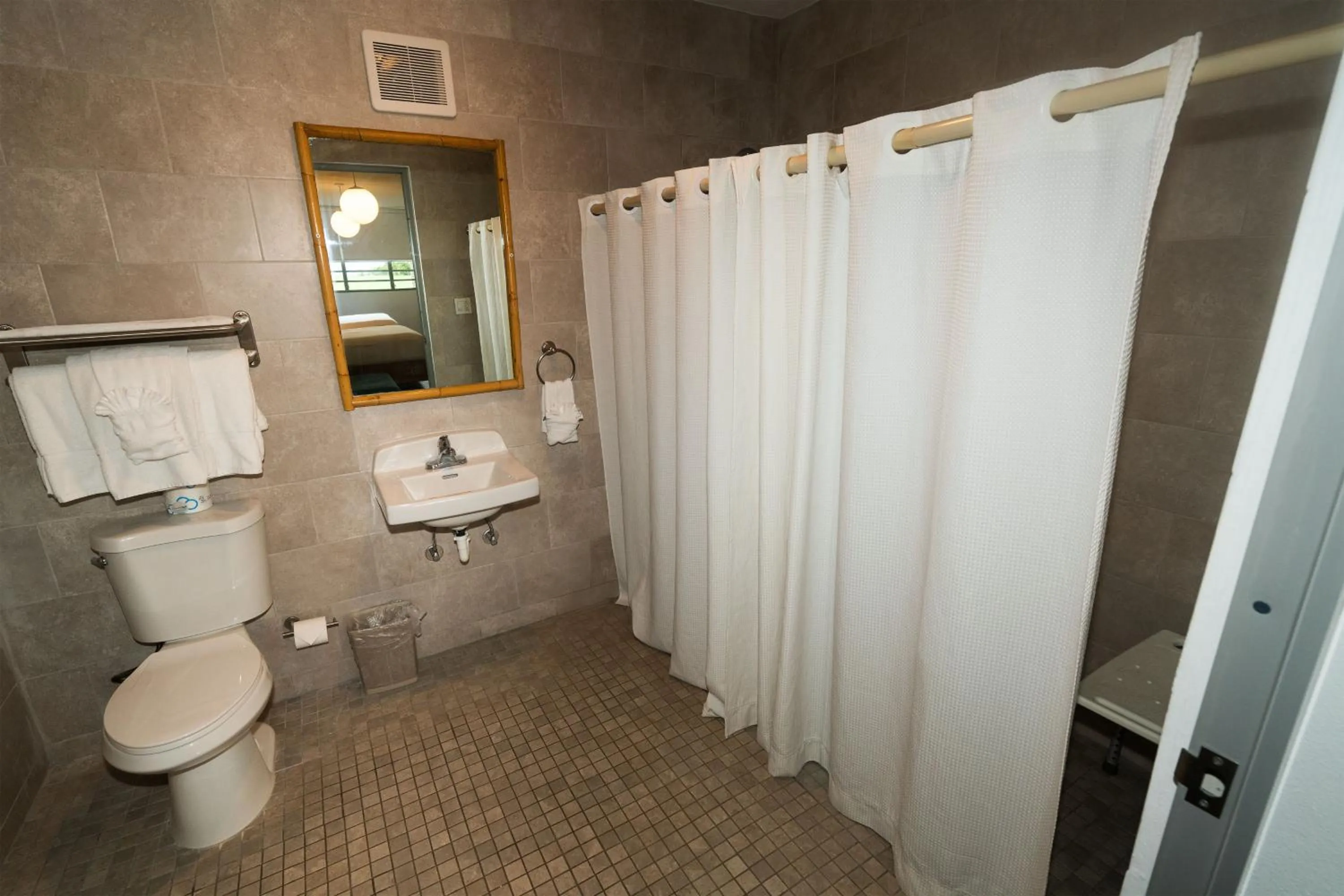 Shower in Rincon of the Seas Grand Caribbean Hotel