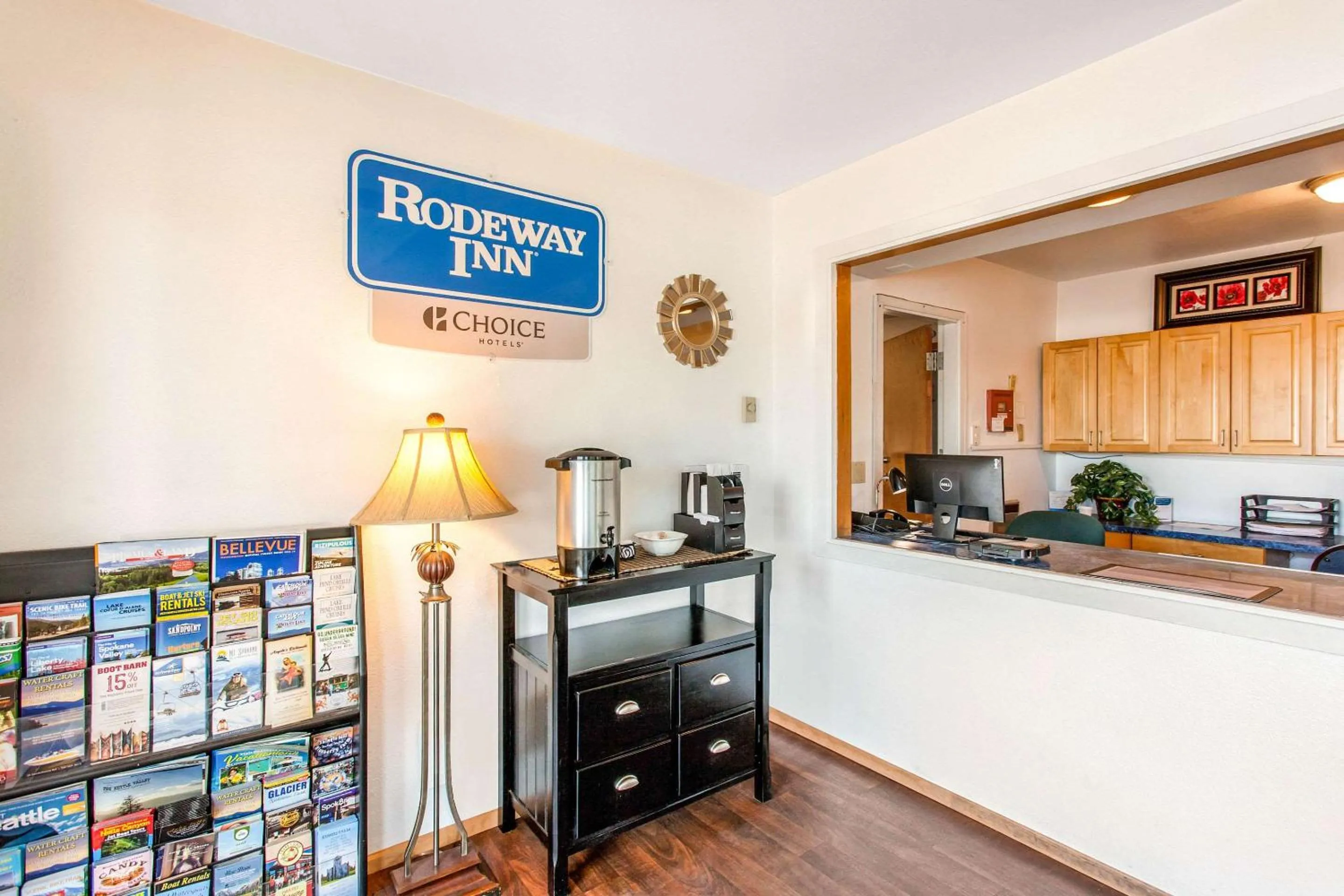 Lobby or reception in Rodeway Inn Coeur d'Alene