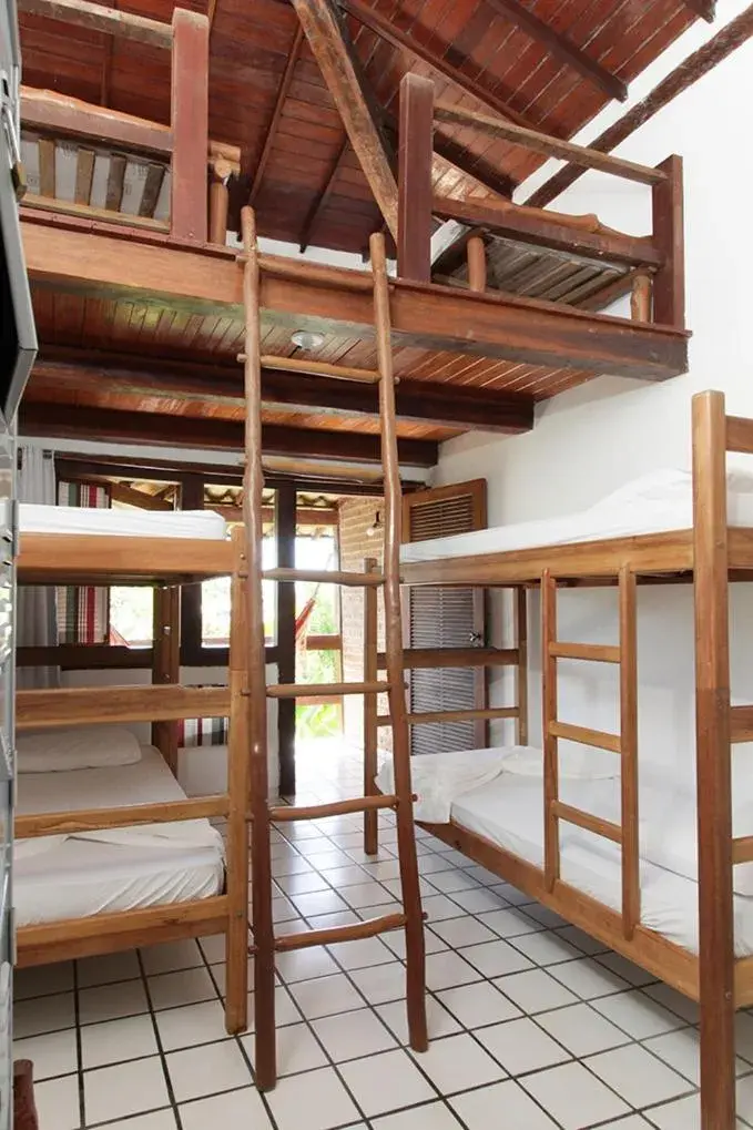 Bed in 6-Bed Mixed Dormitory Room in Novos Baianos Hostel e Pousada Bed in 6-Bed Mixed Dormitory Room in Novos Baianos Hostel e Pousada