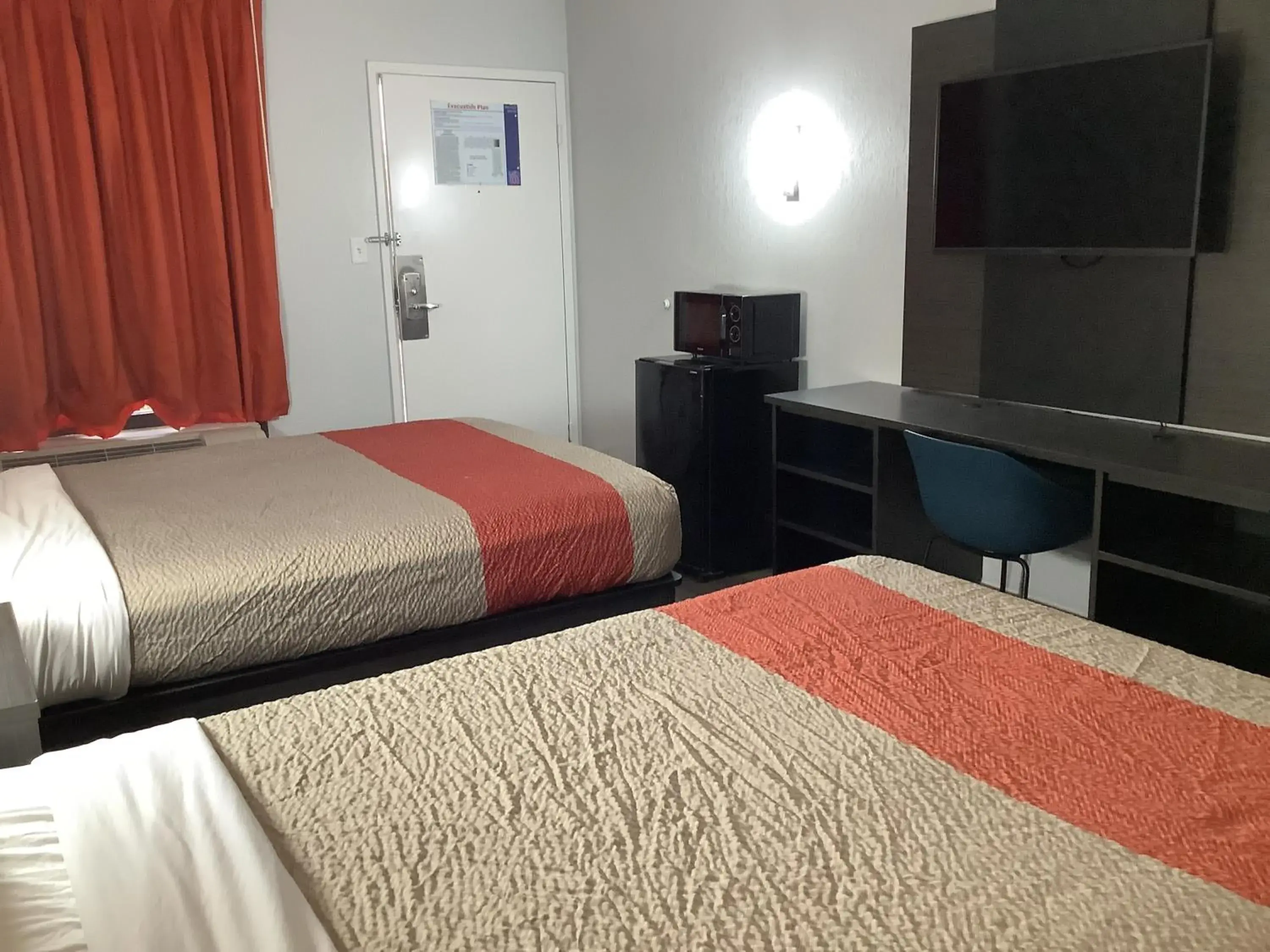 Bed in Motel 6-Memphis, TN - East