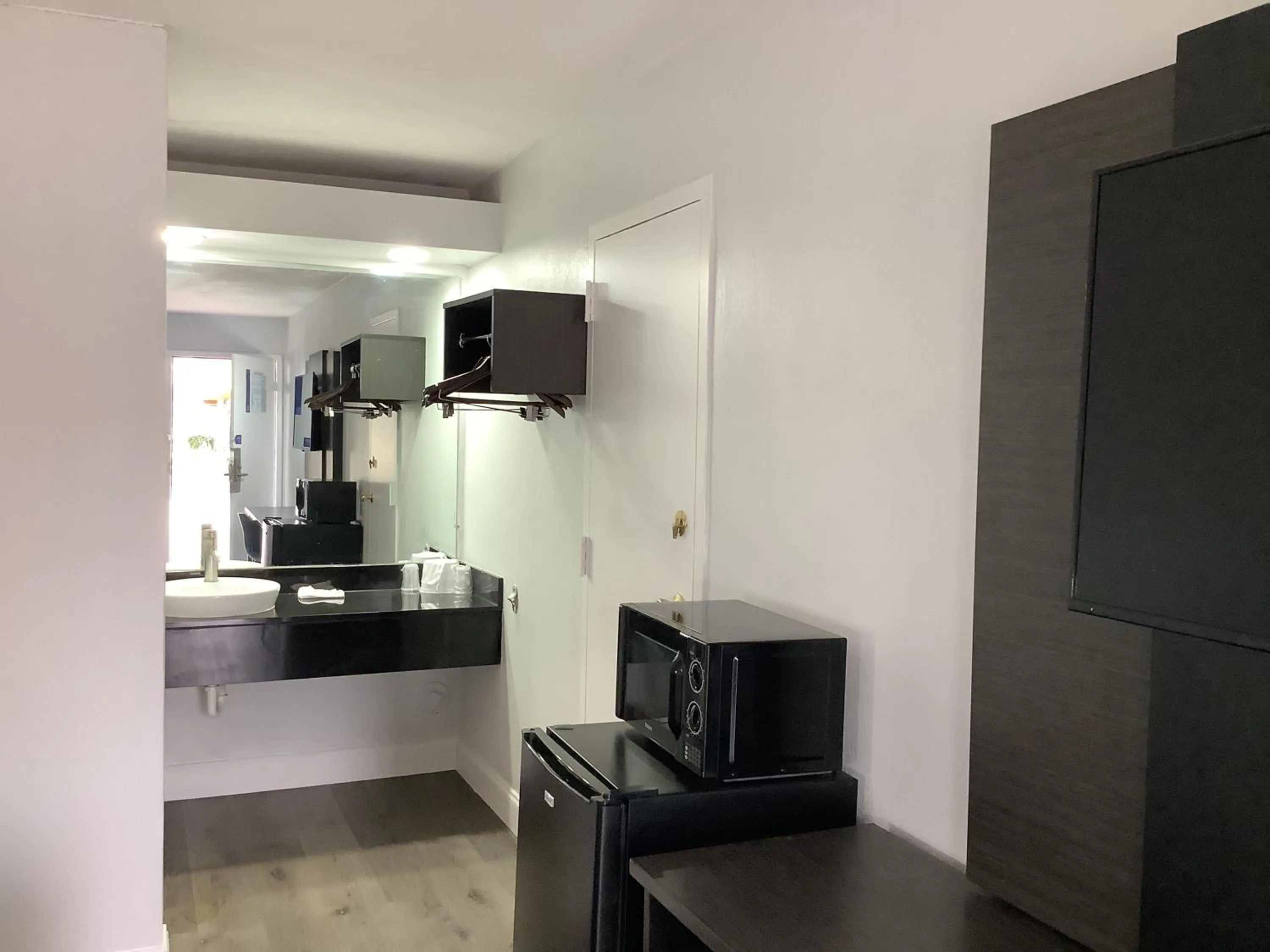 Bedroom in Motel 6-Memphis, TN - East