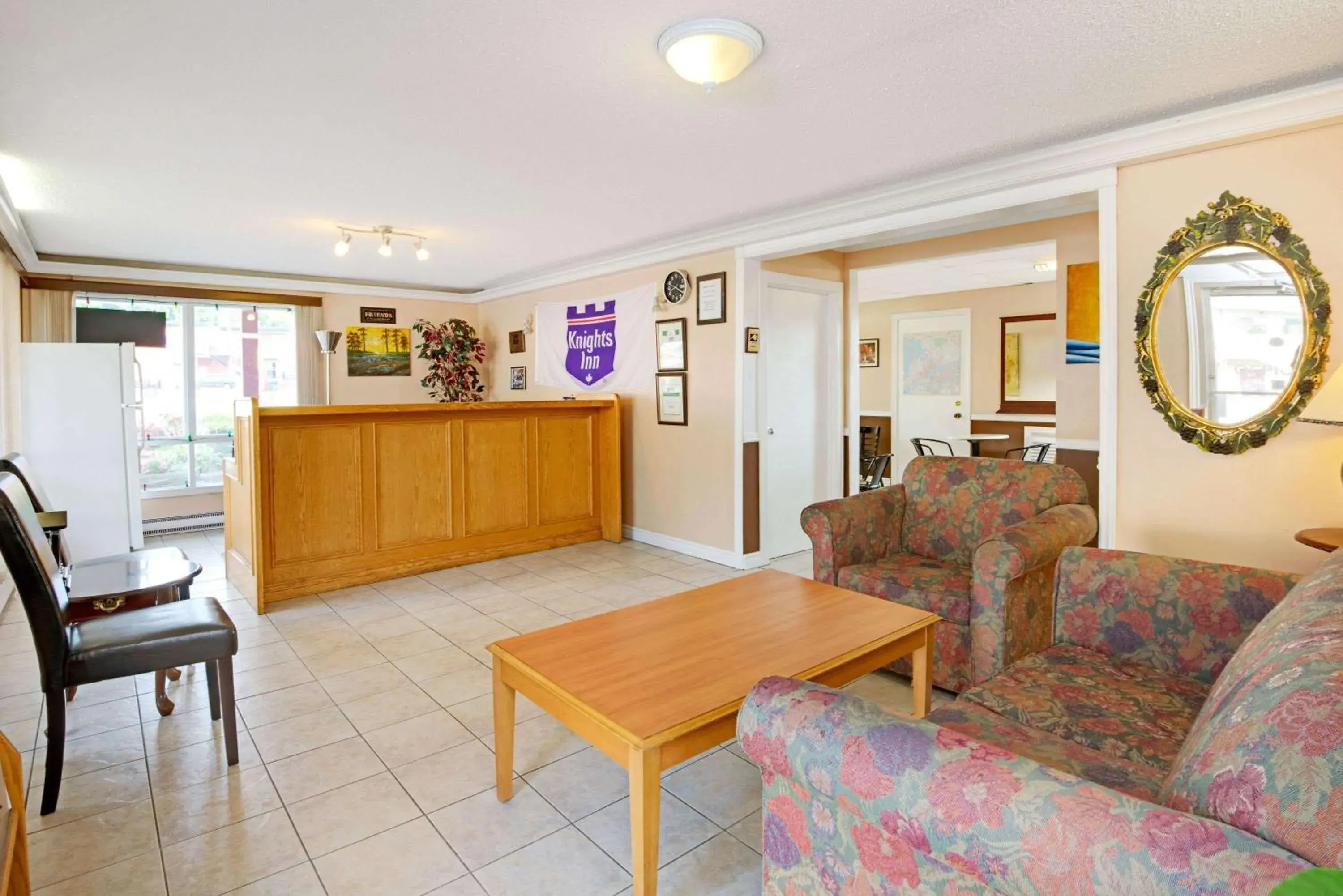 Lobby or reception in Knights Inn - Park Villa Motel, Midland Lobby or reception in Knights Inn - Park Villa Motel, Midland