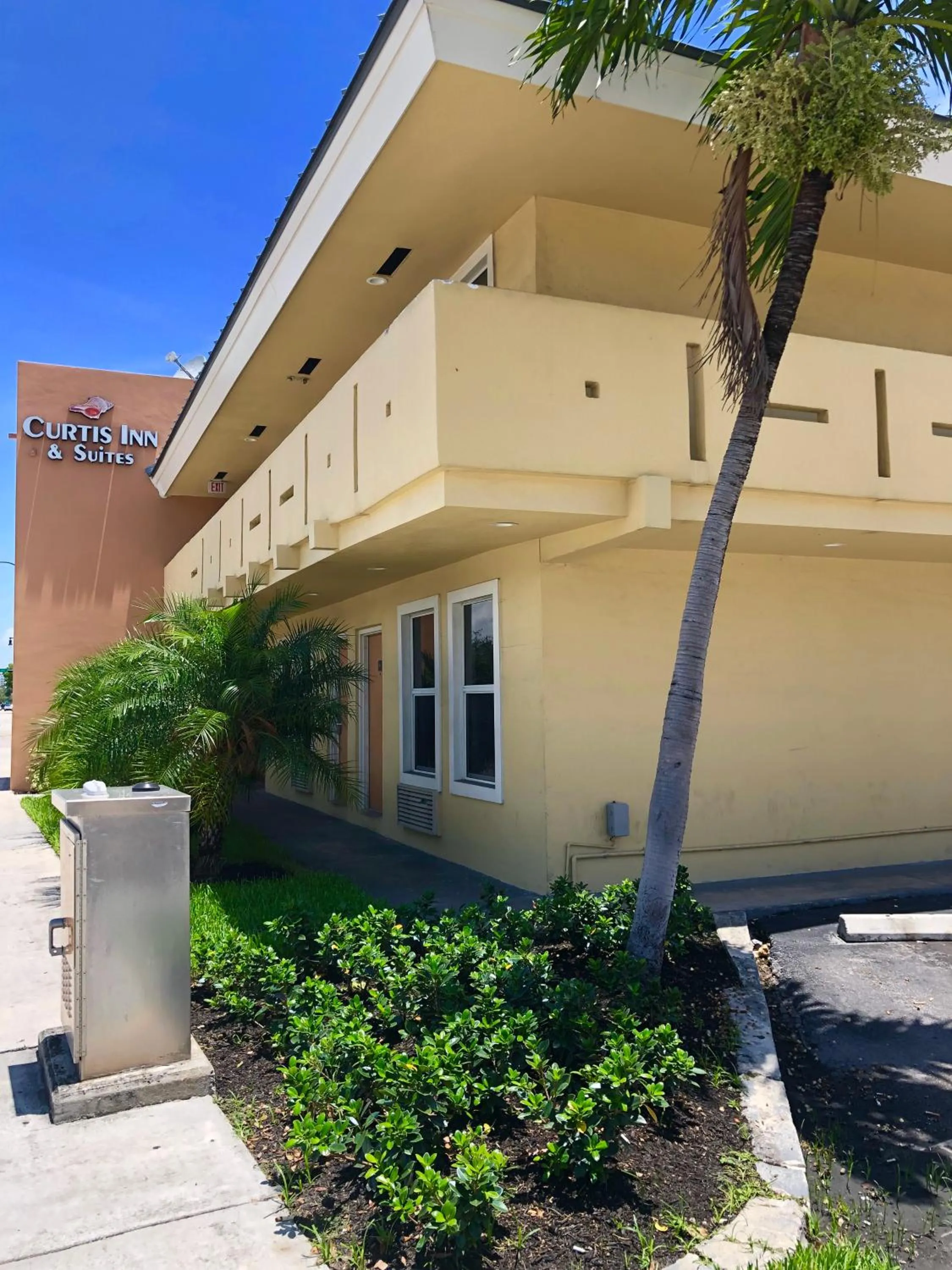 Property building in Curtis Inn & Suites