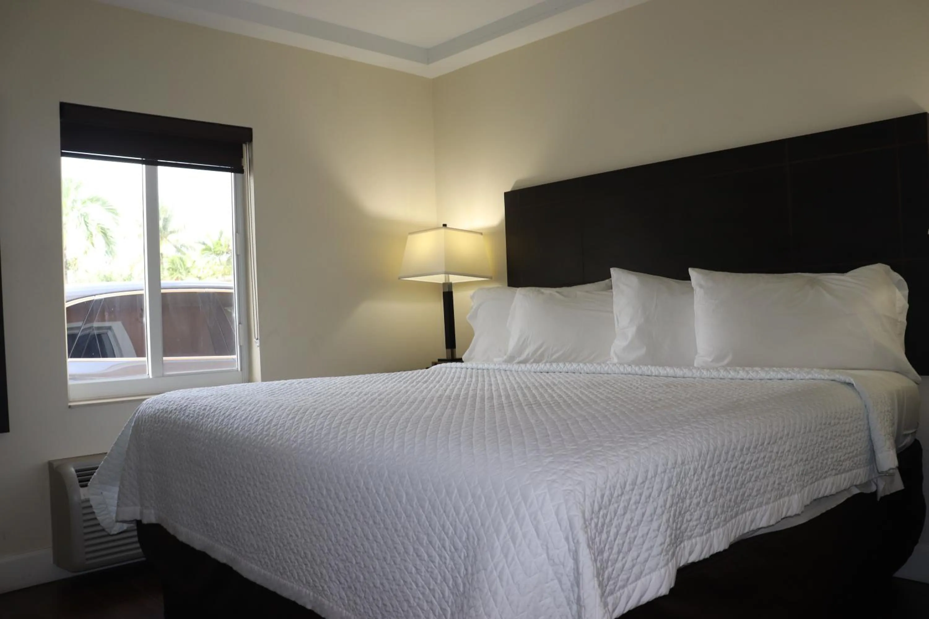 TV and multimedia, Bed in Curtis Inn & Suites