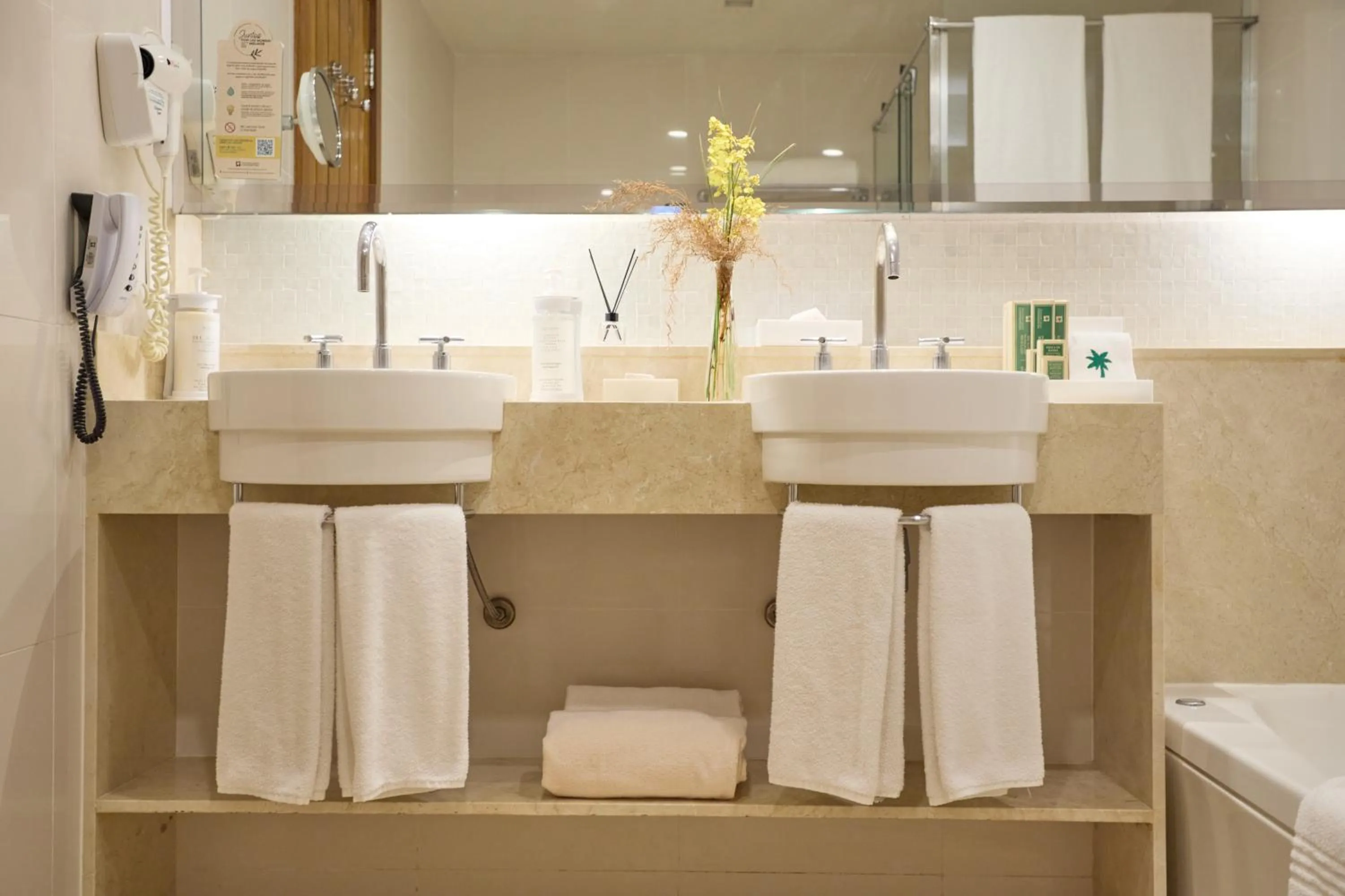 Bathroom in Transamerica Comandatuba - All Inclusive Resort