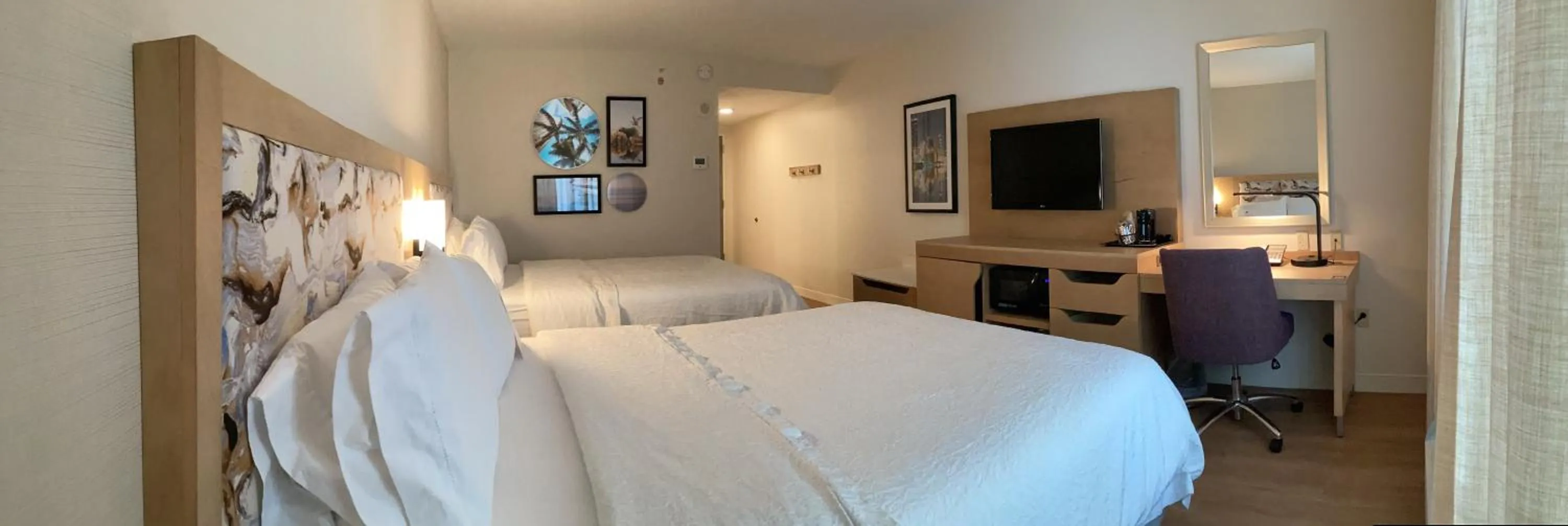 Bed in Hampton Inn & Suites by Hilton Miami Downtown/Brickell