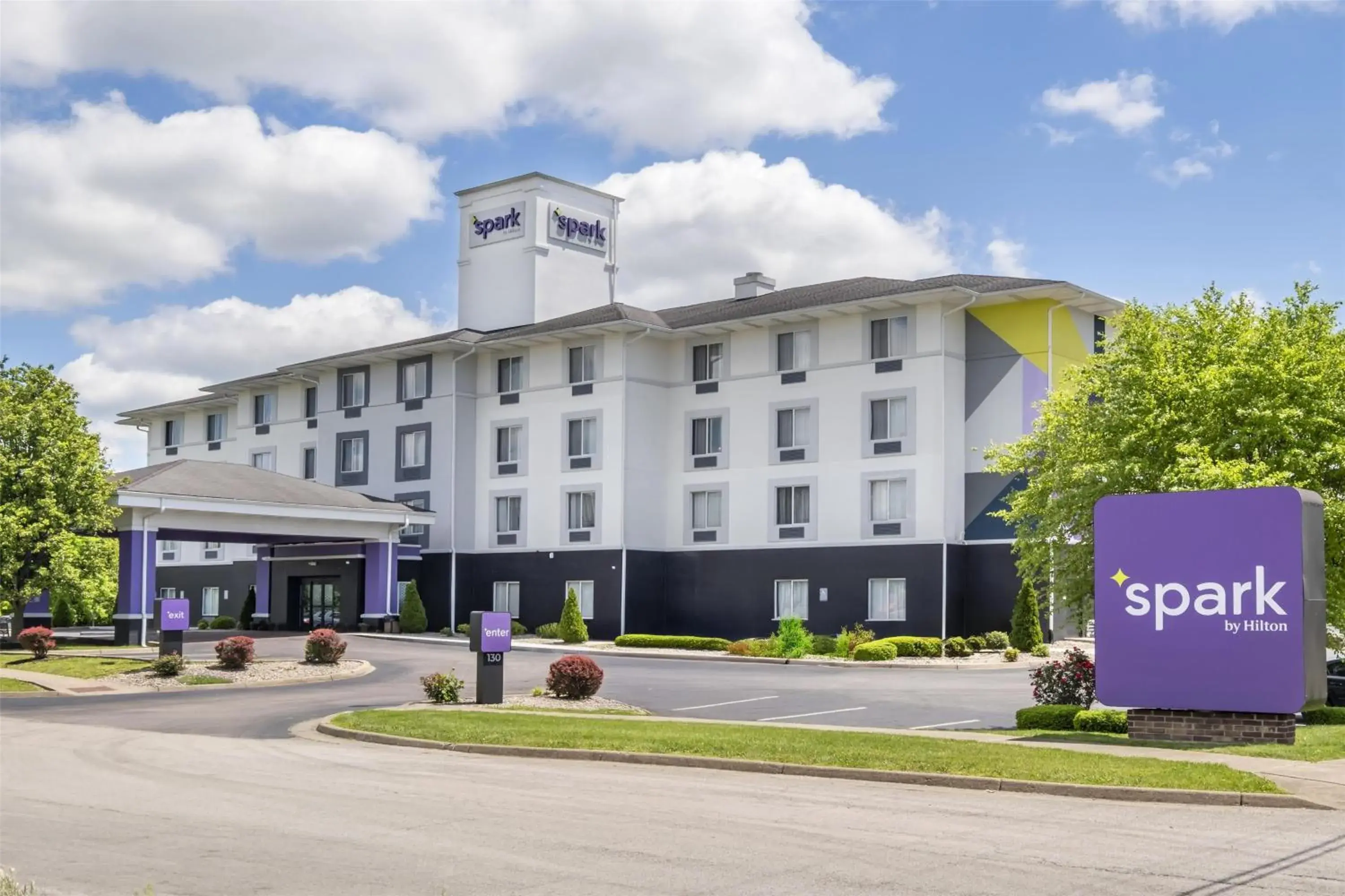 Property building in Spark by Hilton Shepherdsville Louisville South Property building in Spark by Hilton Shepherdsville Louisville South