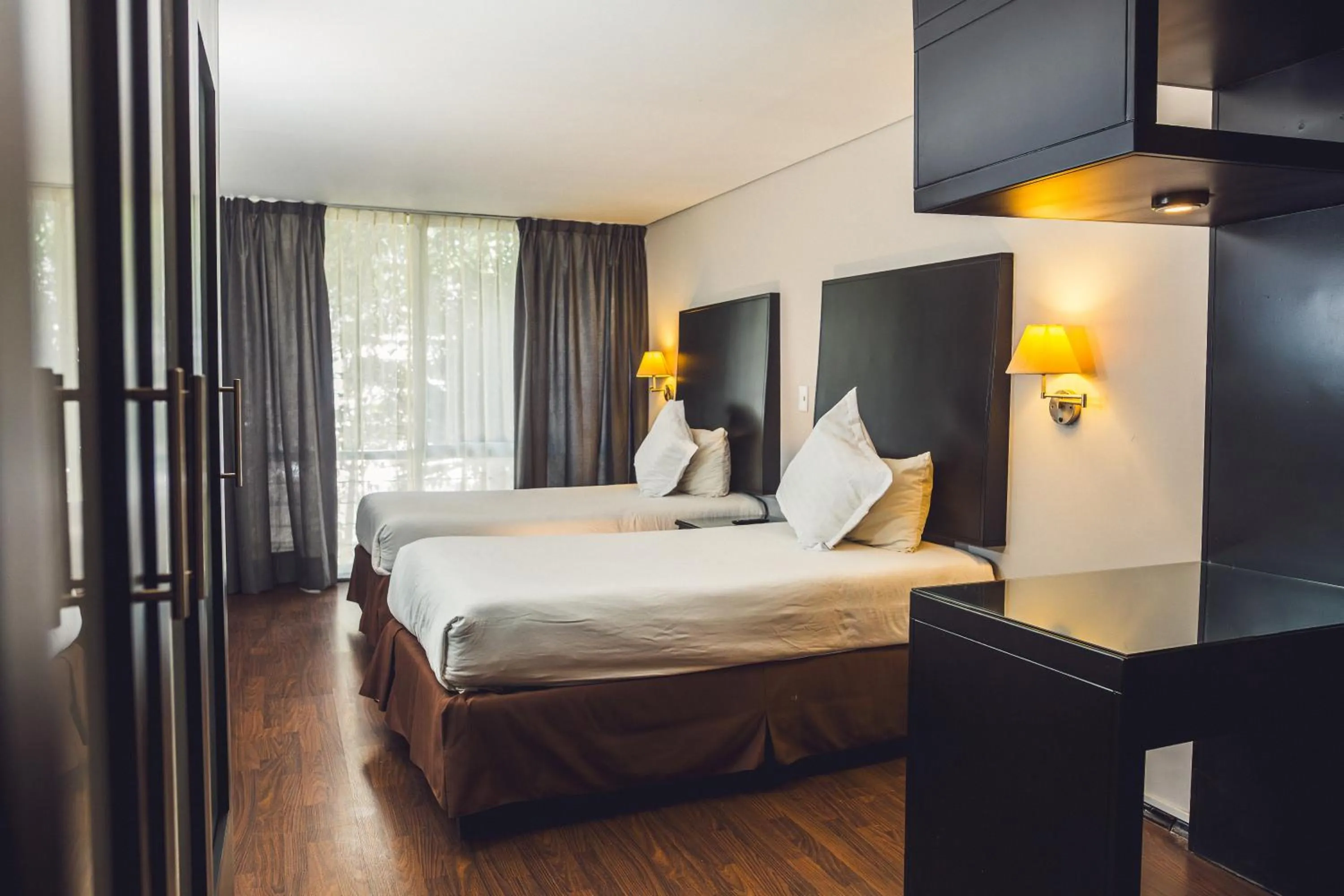 Photo of the whole room, Bed in Suites Parioli