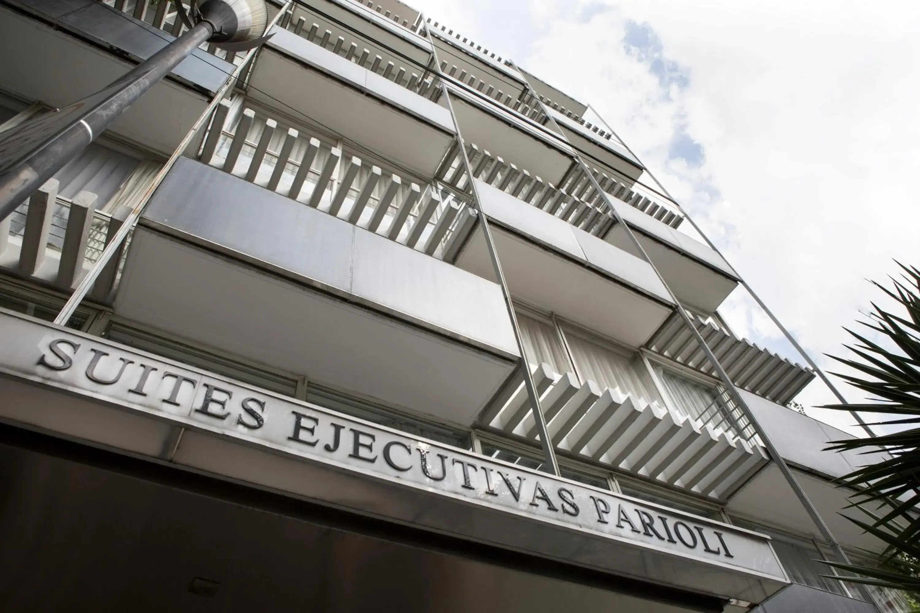 Facade/entrance in Suites Parioli Facade/entrance in Suites Parioli