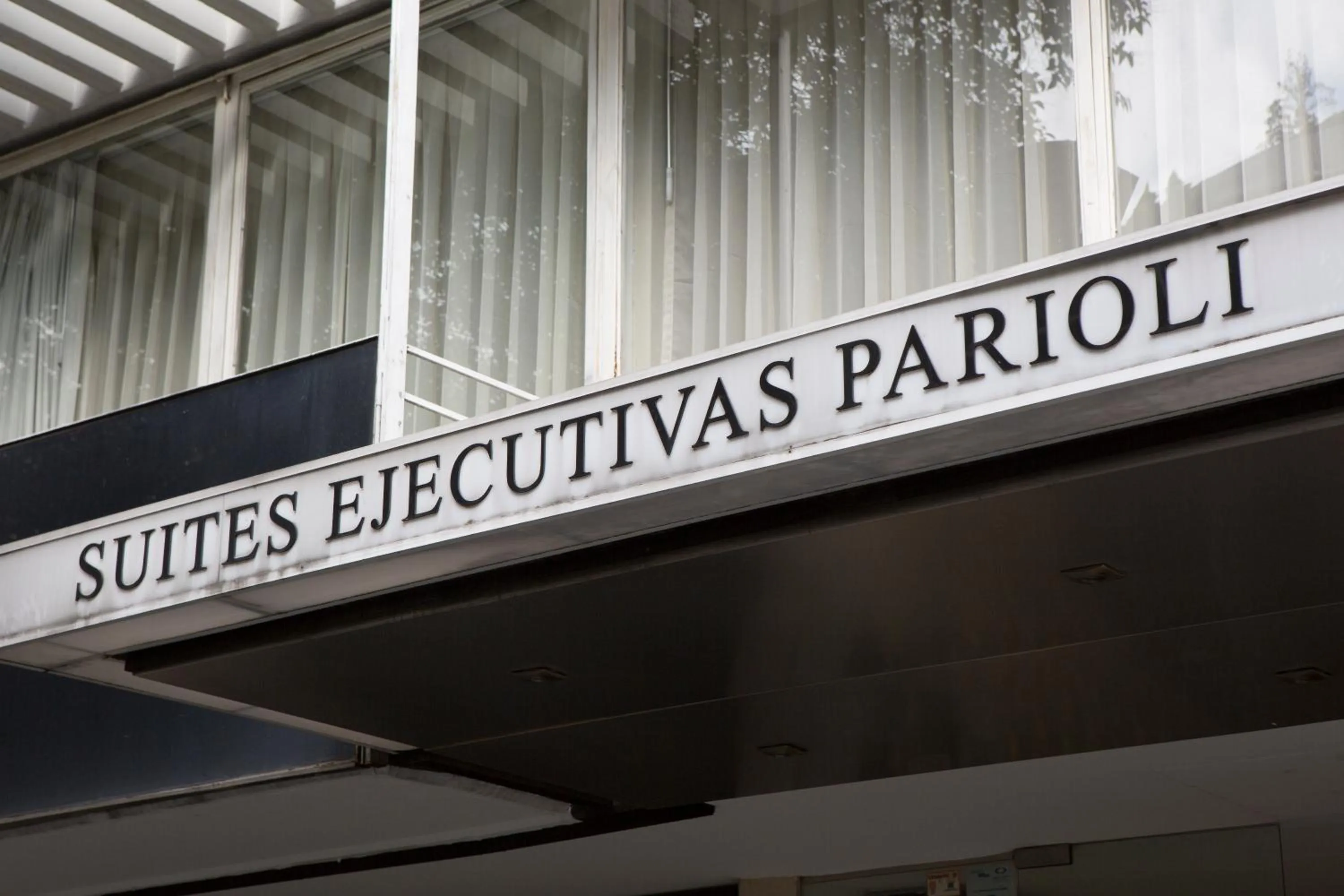 Facade/entrance in Suites Parioli