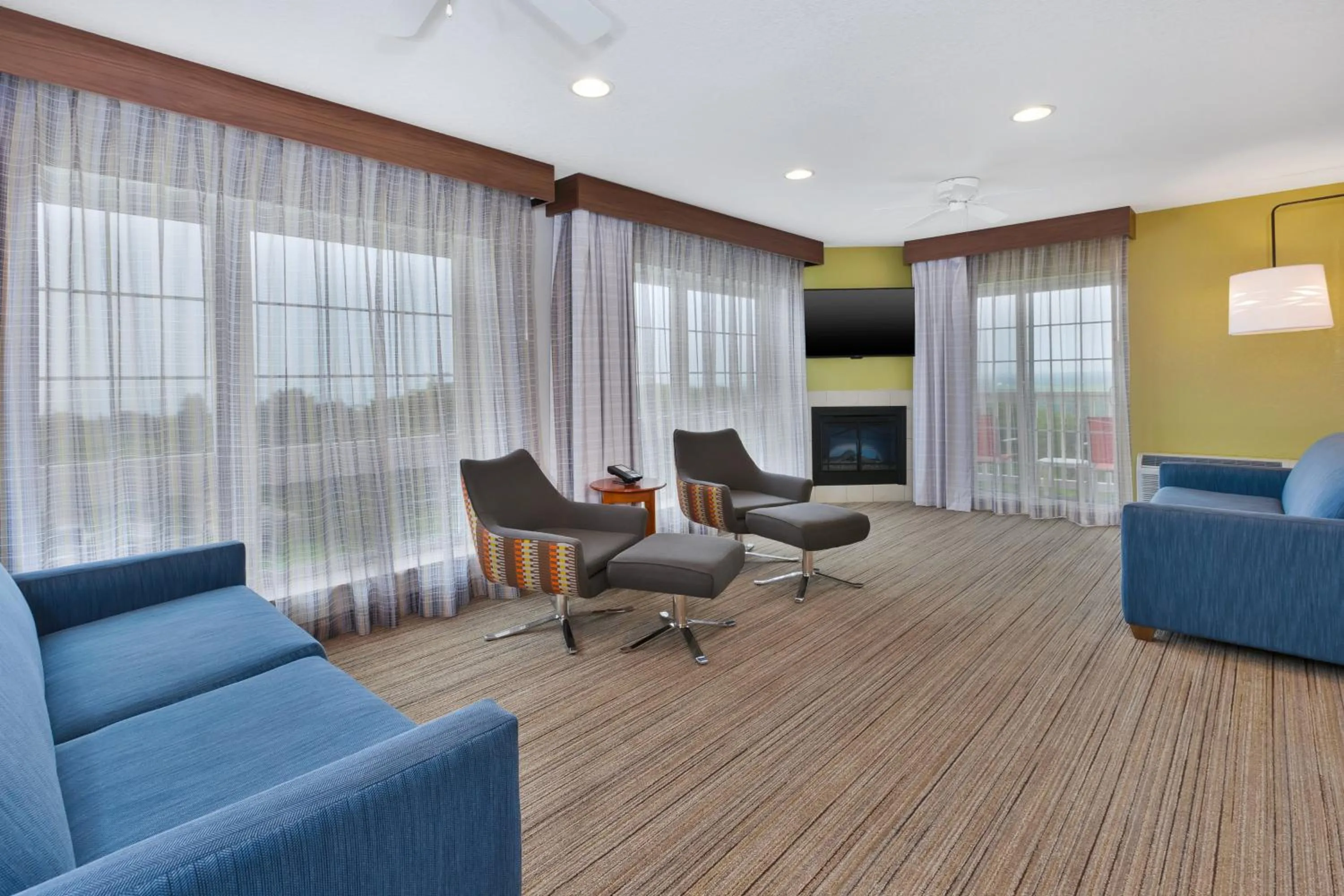 Photo of the whole room in Holiday Inn Express Hotel & Suites Petoskey by IHG