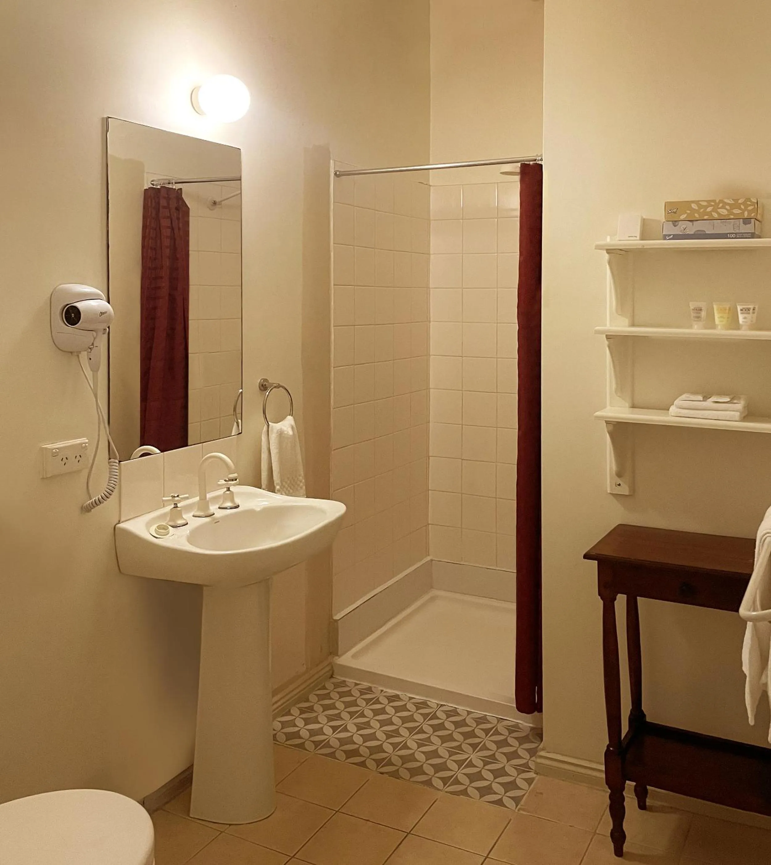 The Lodge on Elizabeth